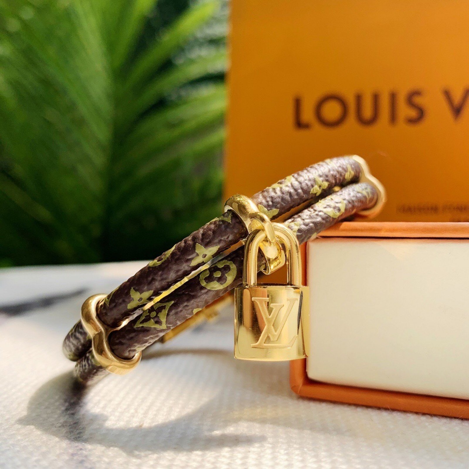 LV Bracelet 120306B
