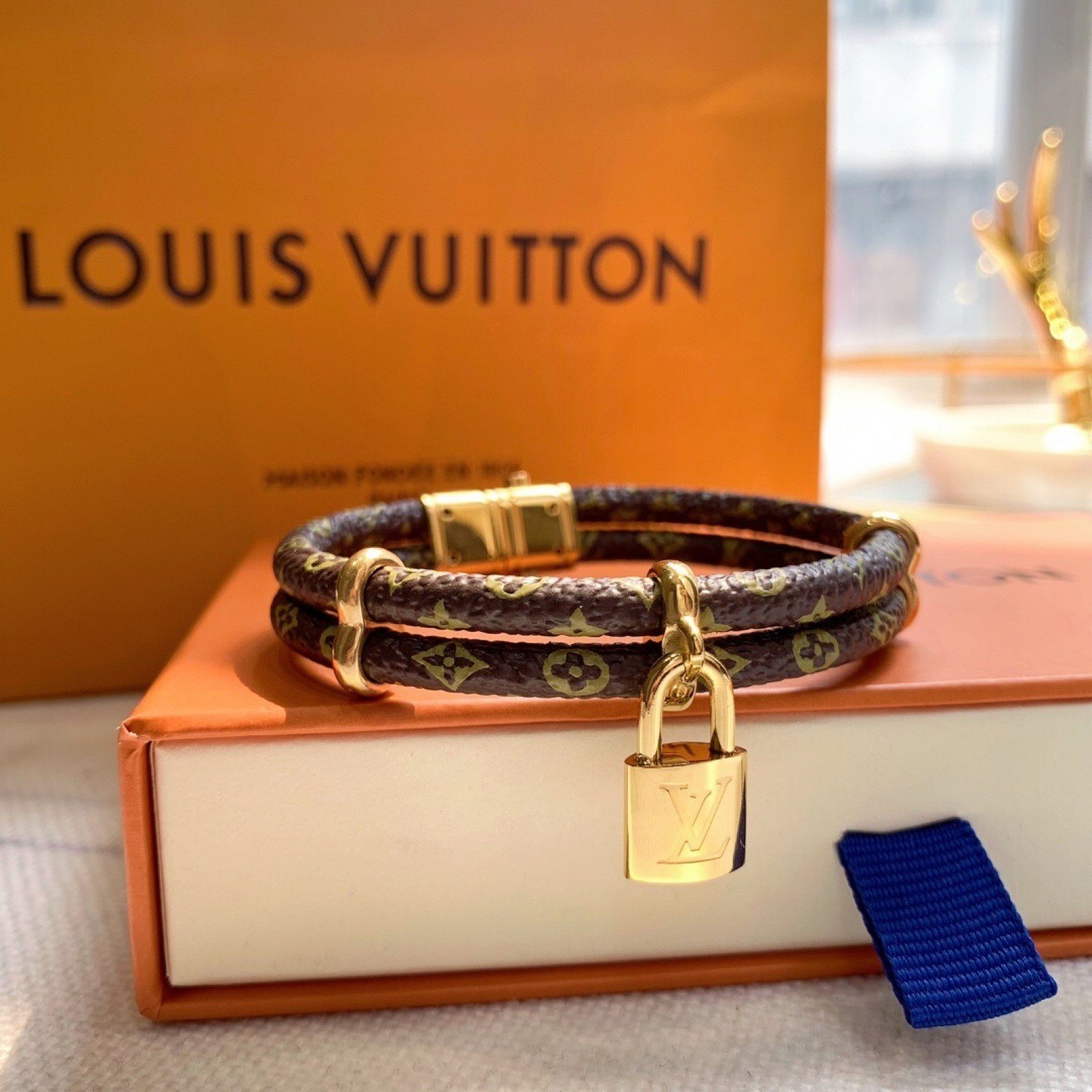 LV Bracelet 120306B