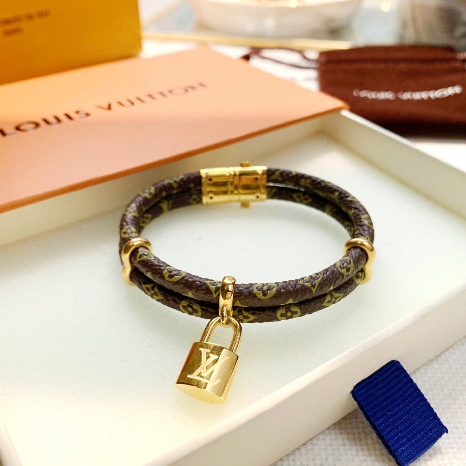 LV Bracelet 120306B