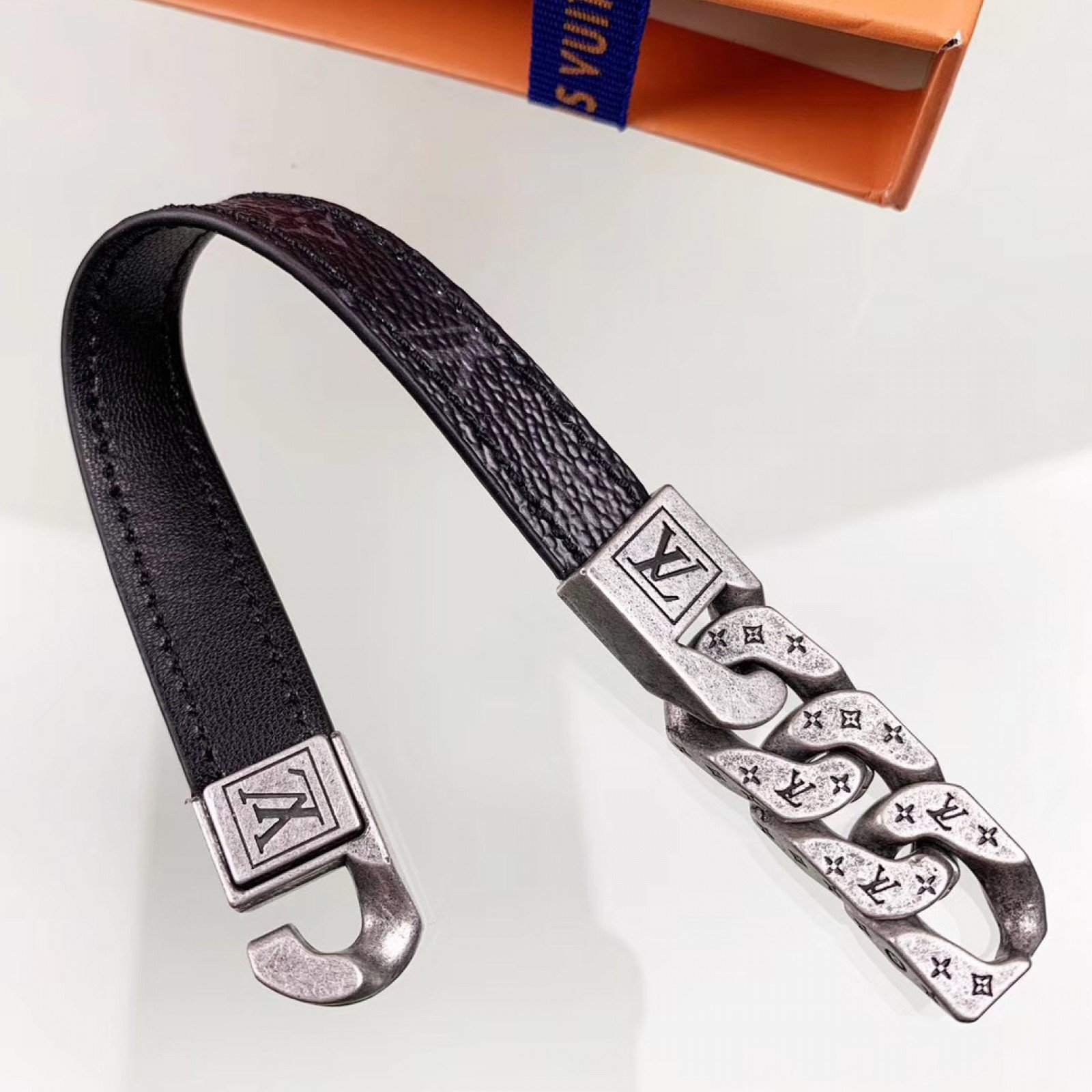 LV Bracelet 120416J