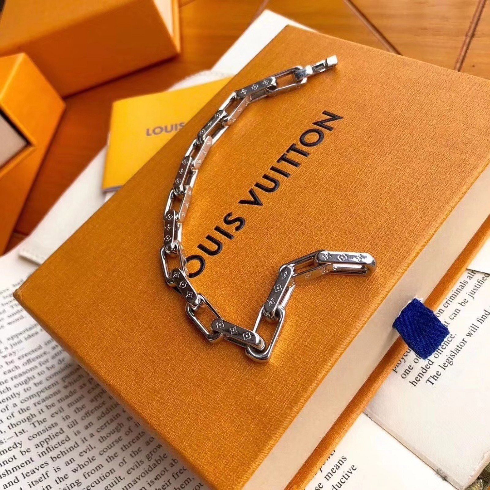 LV Bracelet 120529A