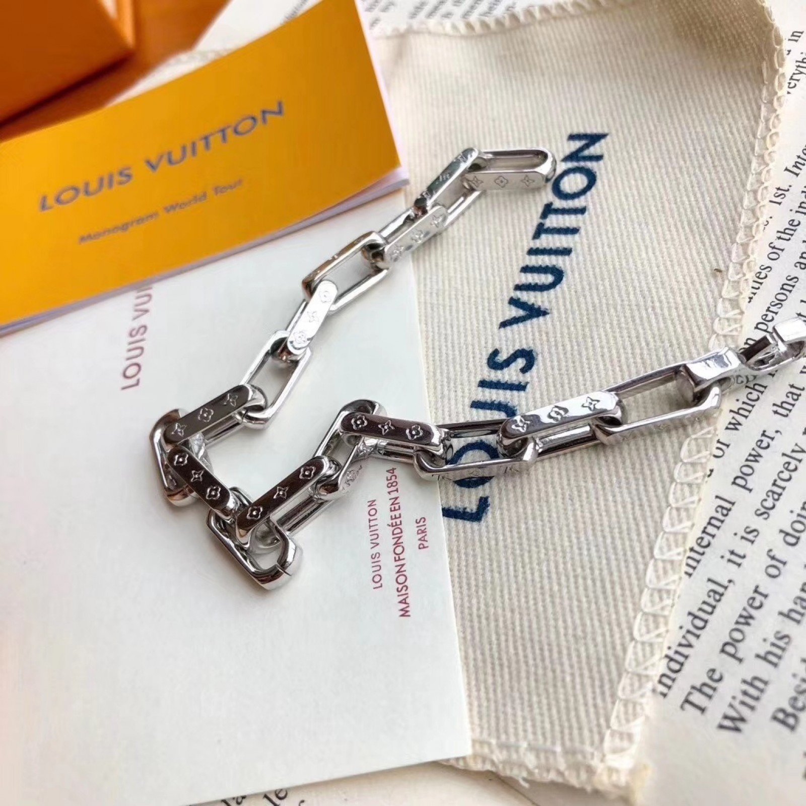 LV Bracelet 120529A