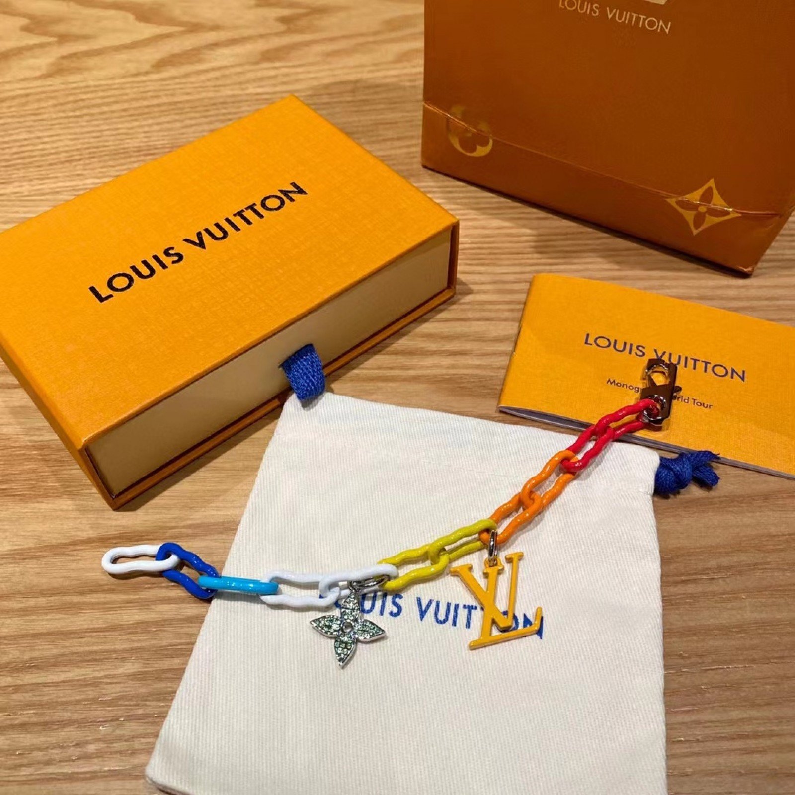 LV Bracelet 131204A