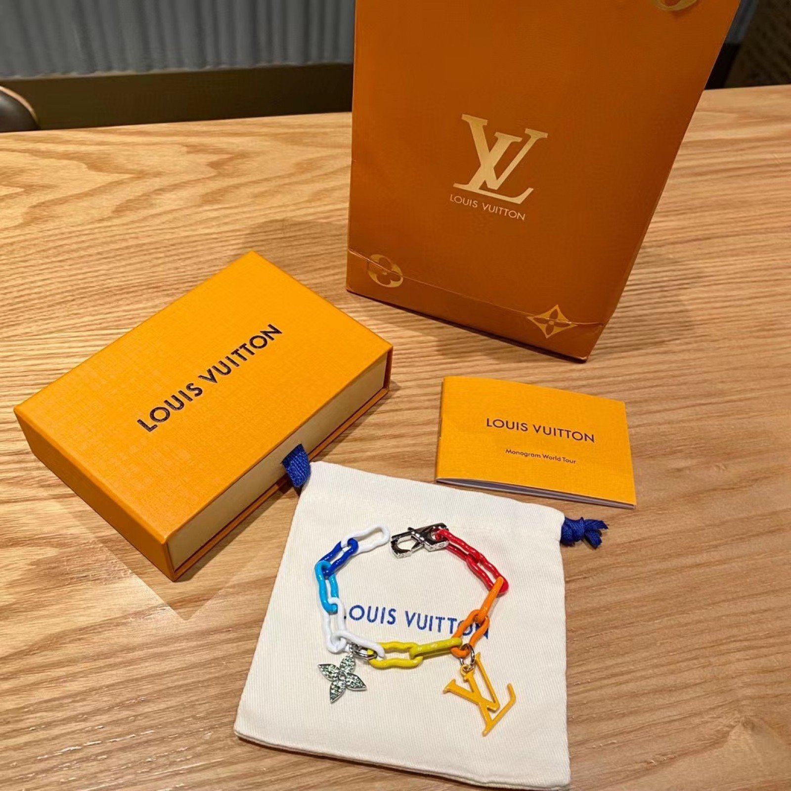 LV Bracelet 131204A