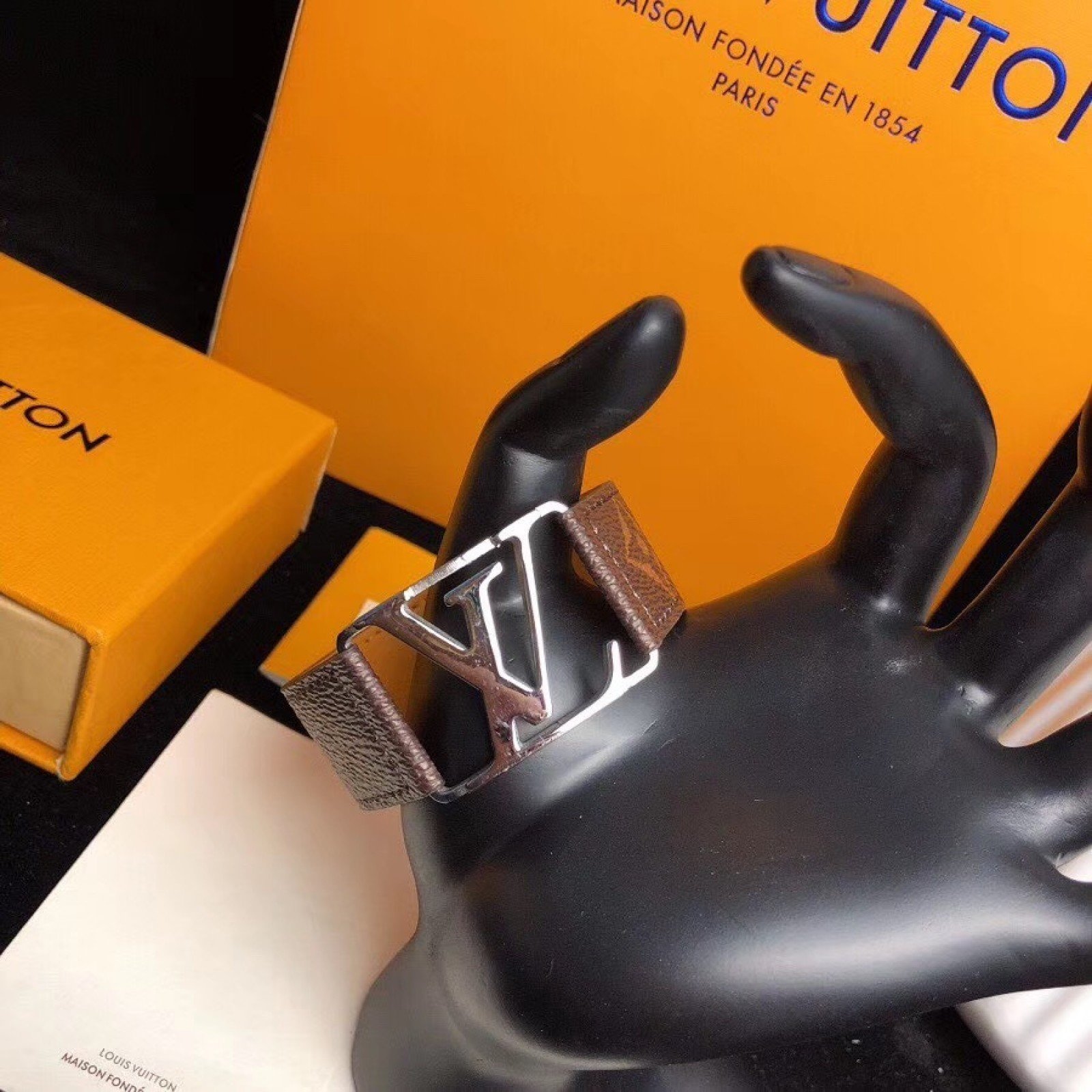LV Bracelet 190609P