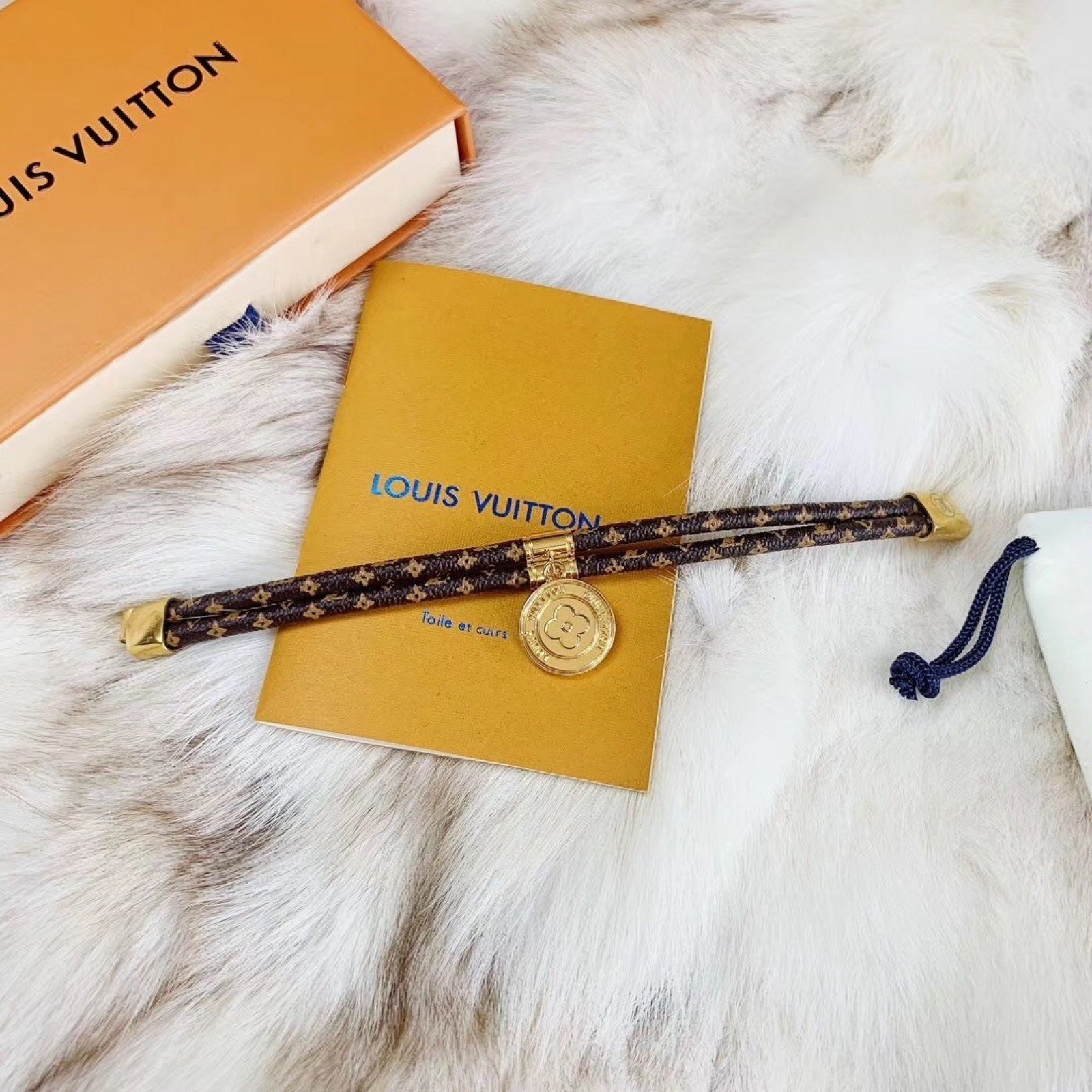 LV Bracelet 190912C