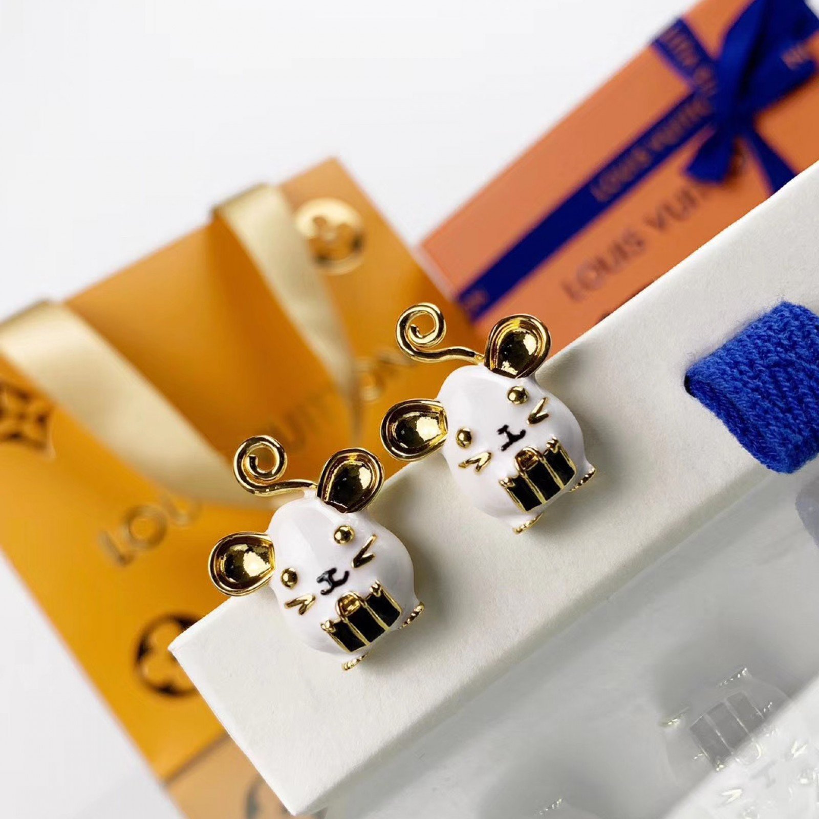 LV Earrings 120416E