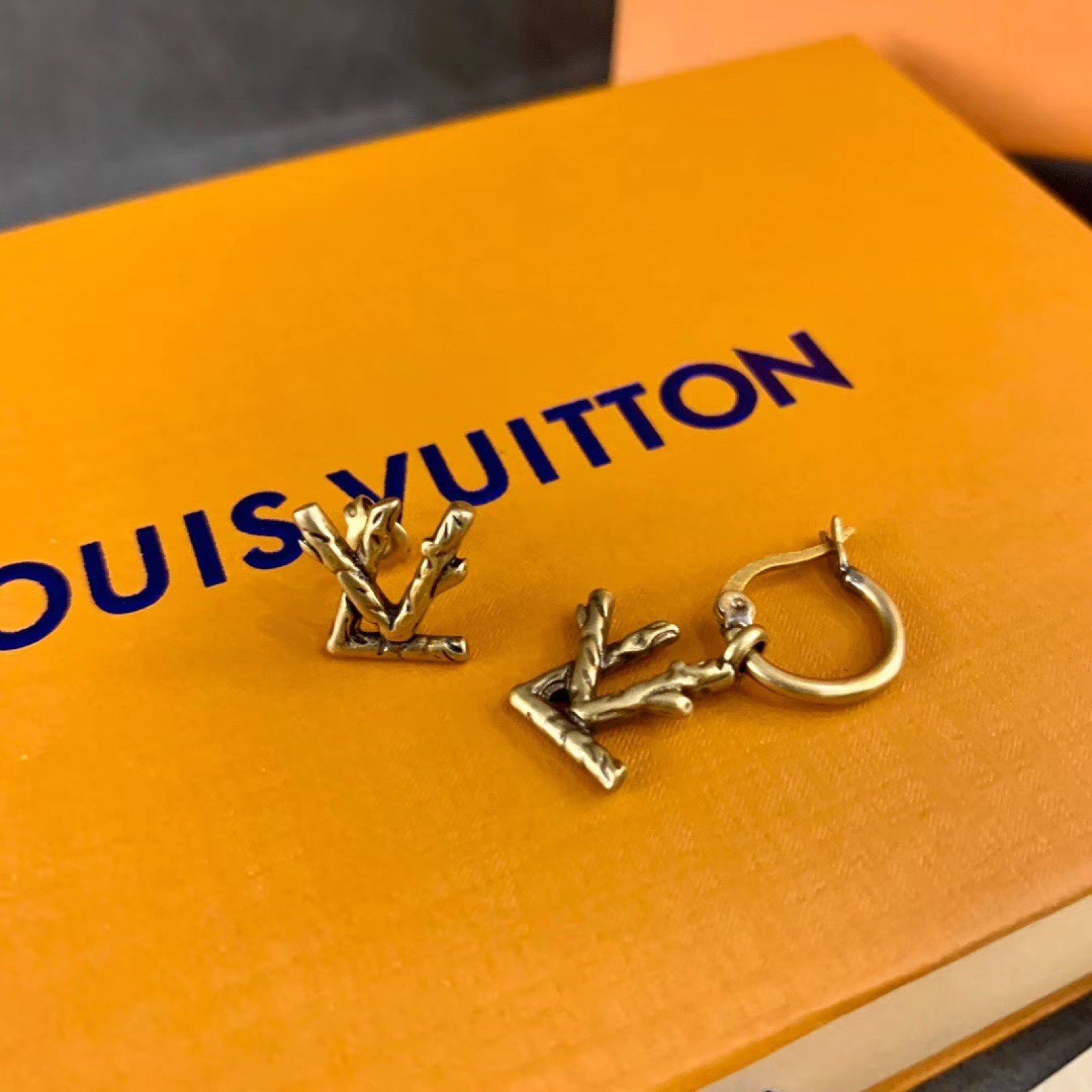 LV Earrings 120416T