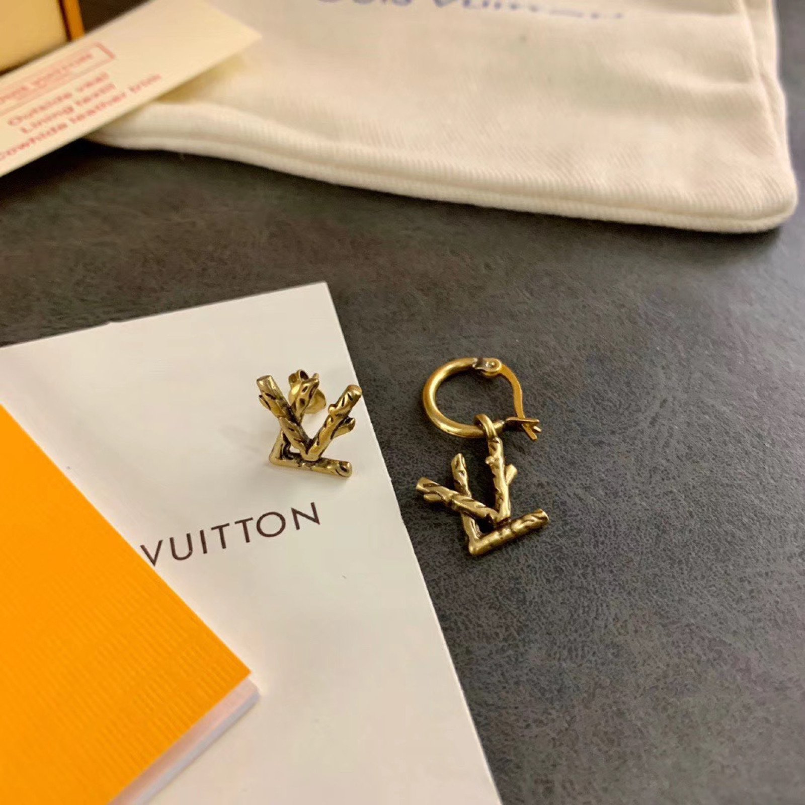 LV Earrings 120416T