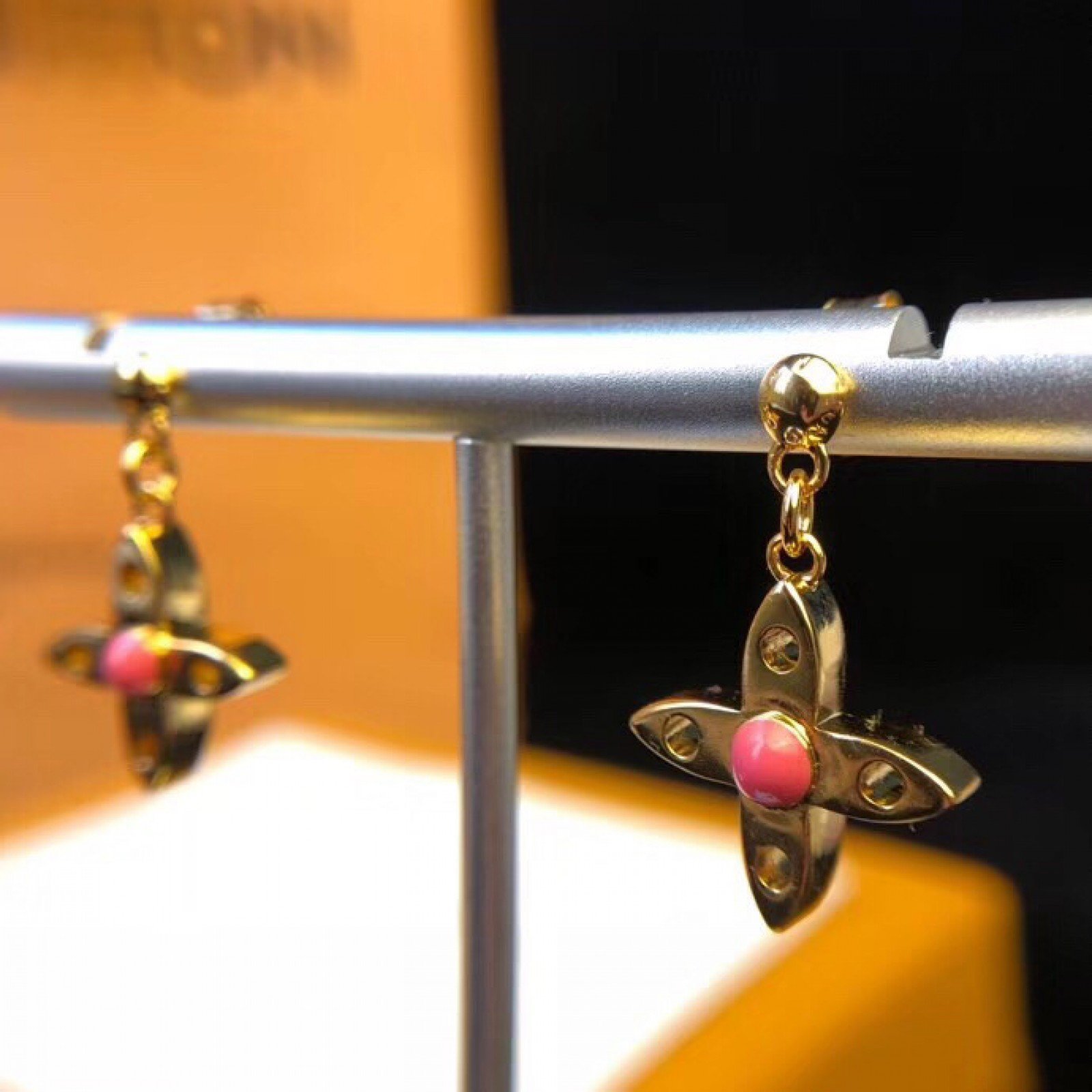 LV Jewelry 81226J