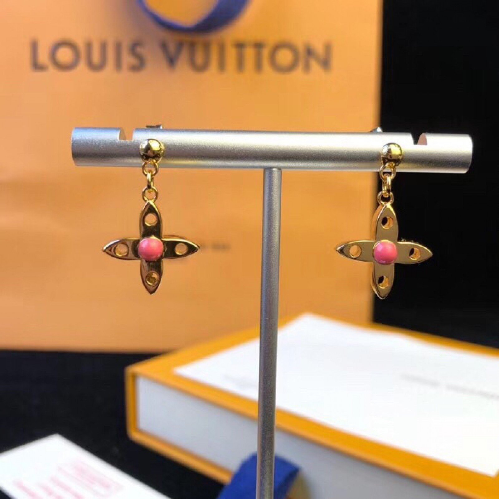 LV Jewelry 81226J