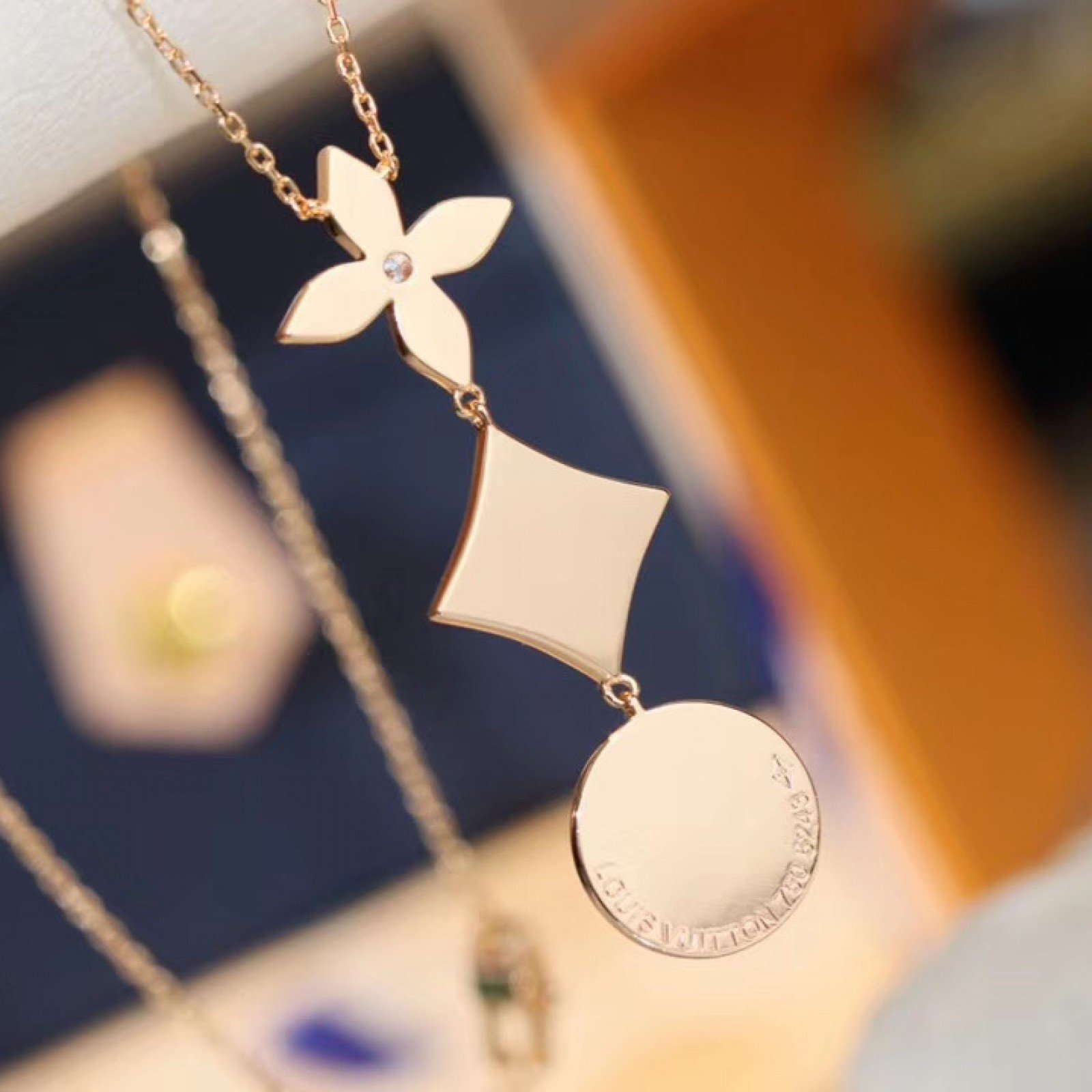 LV Necklace 111021W