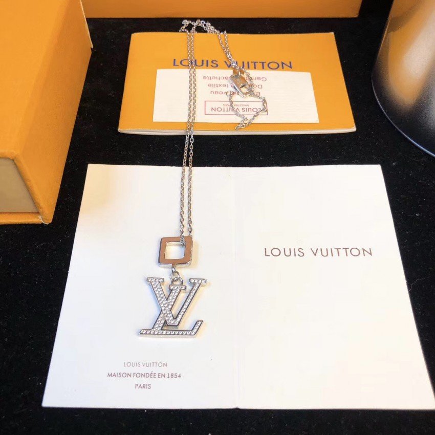 LV Necklace 111117R