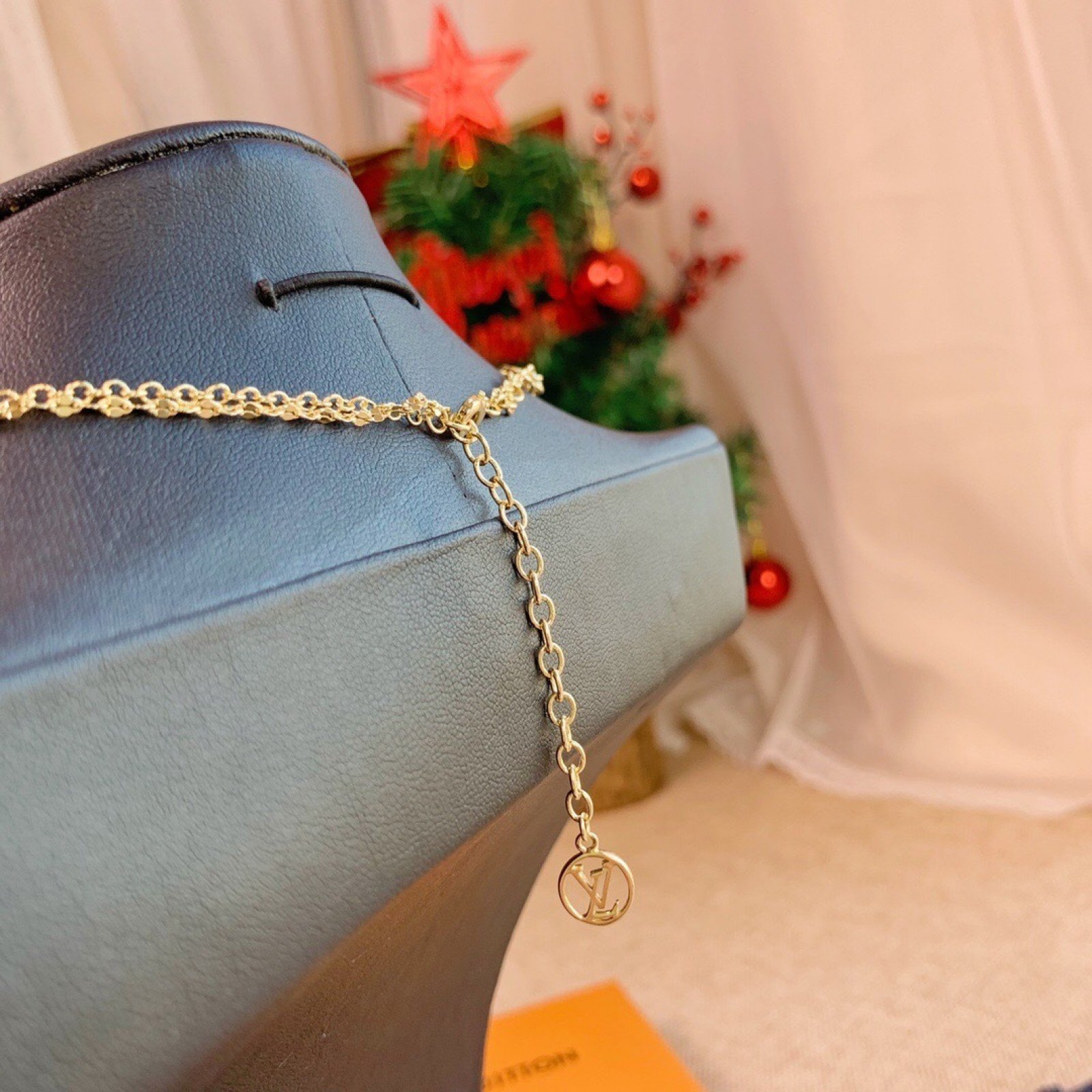 LV Necklace 111210E