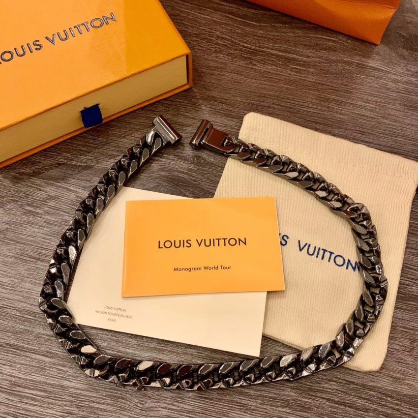 LV Necklace 120410F