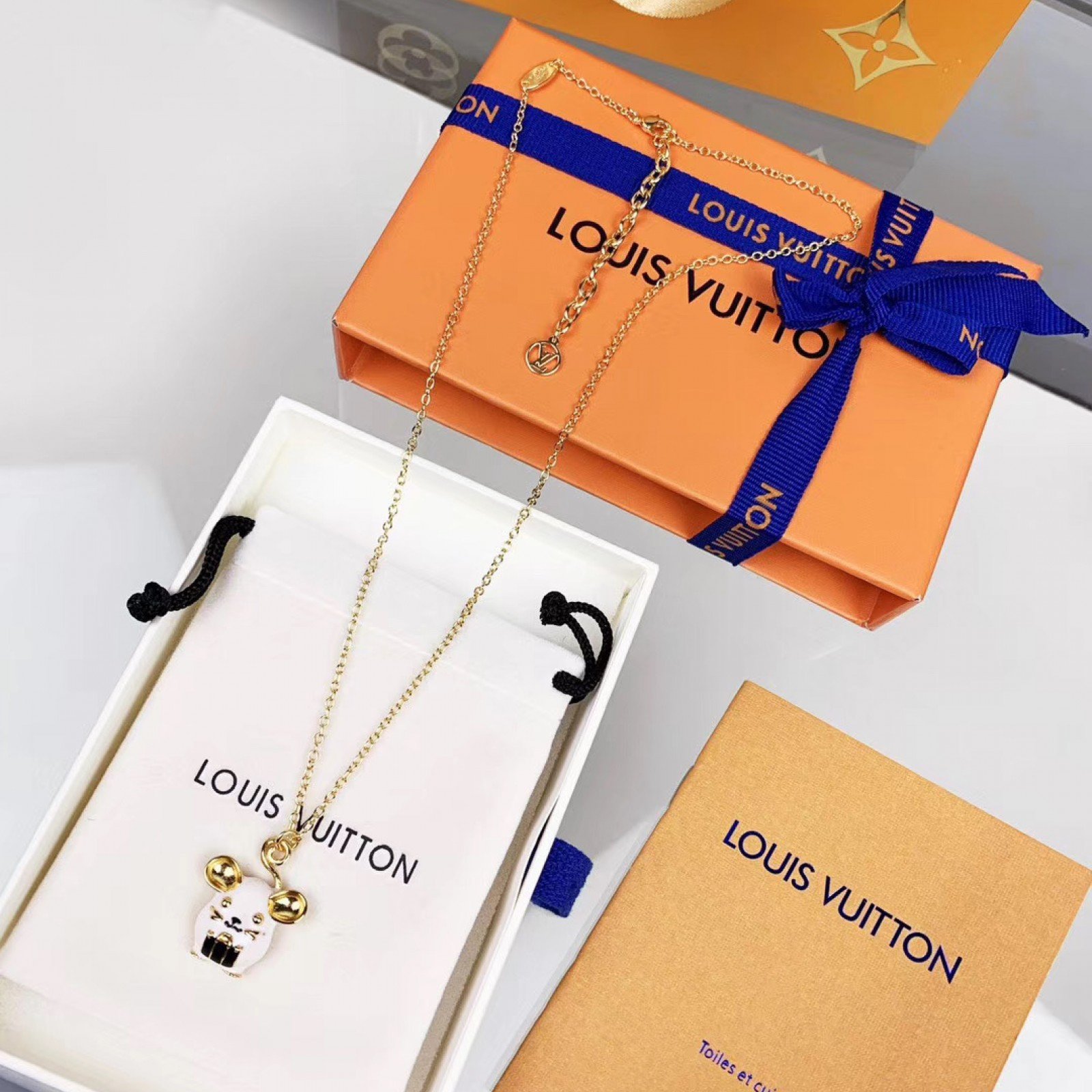 LV Necklace 120416D