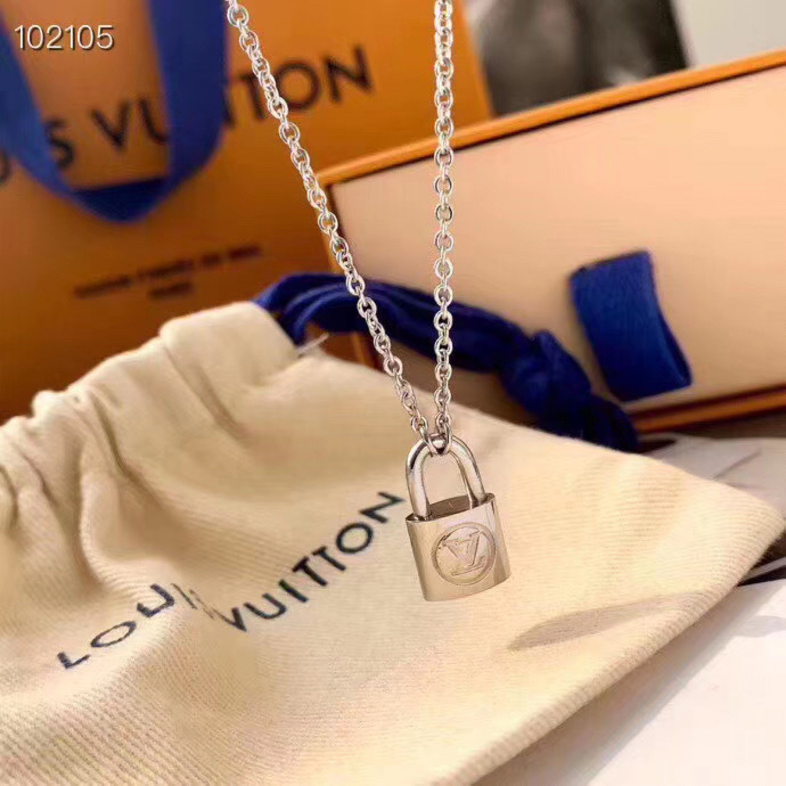 LV Necklace 120416K