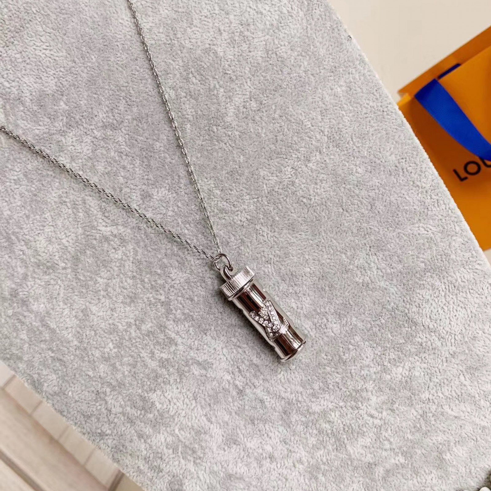 LV Necklace 120416N