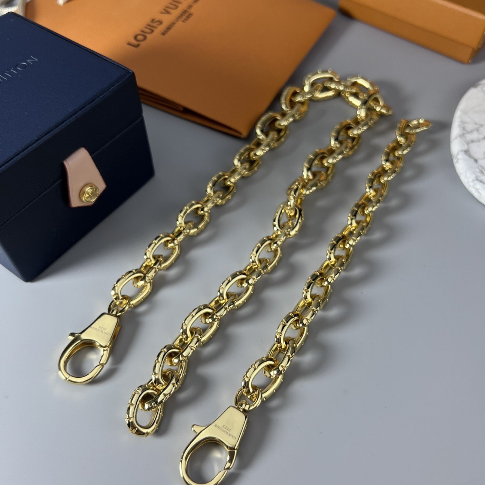 LV Necklace 231026N