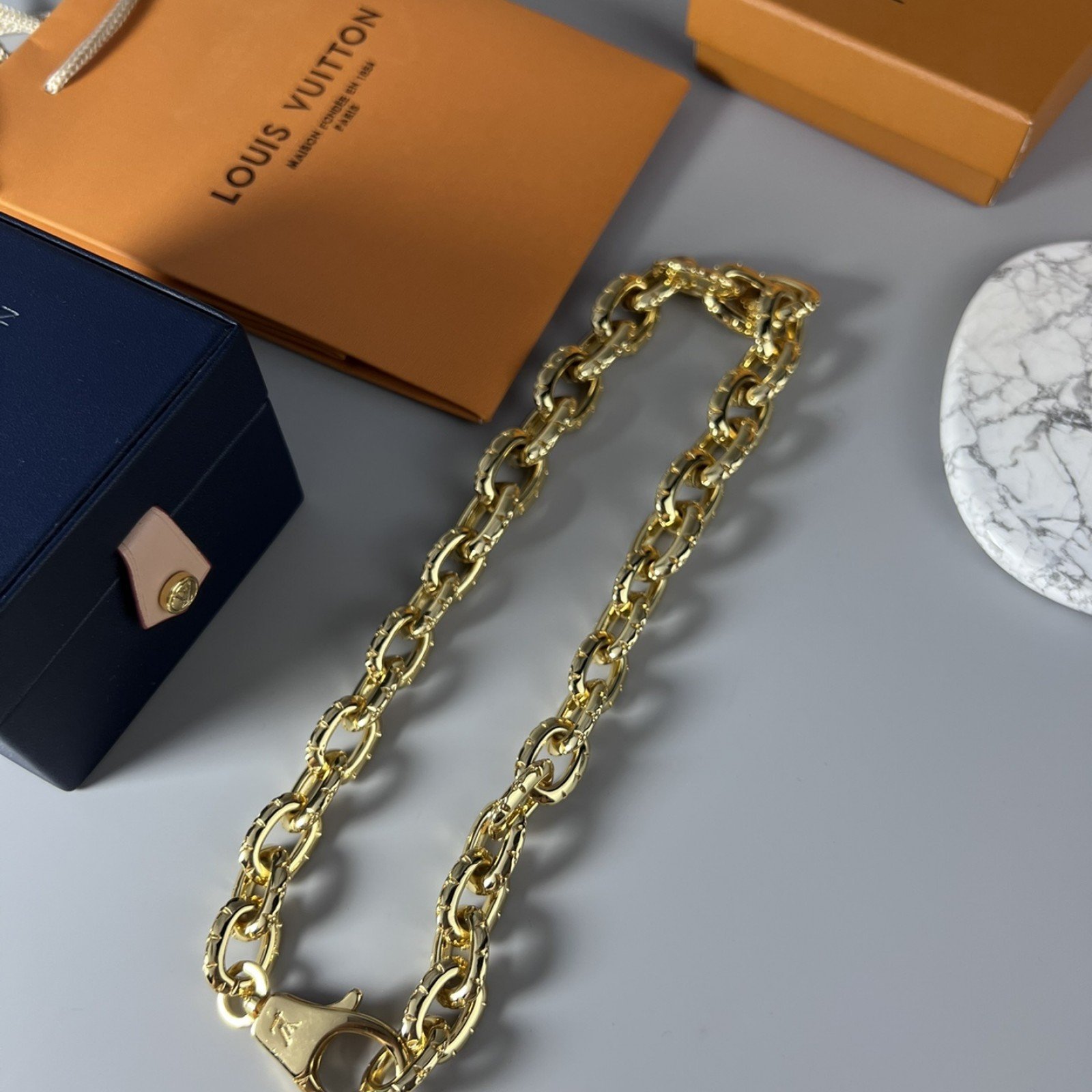 LV Necklace 231026N