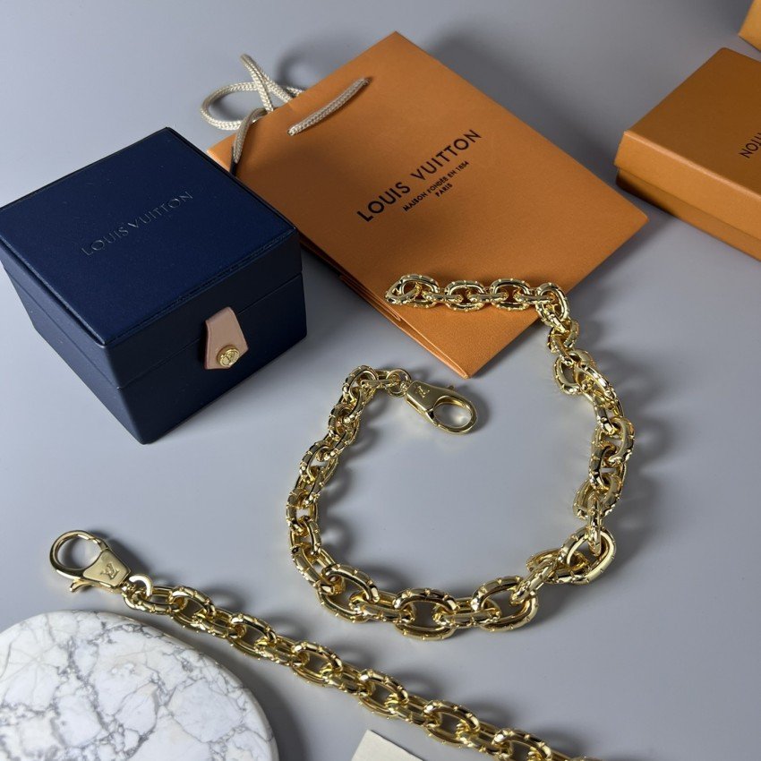 LV Necklace 231026N