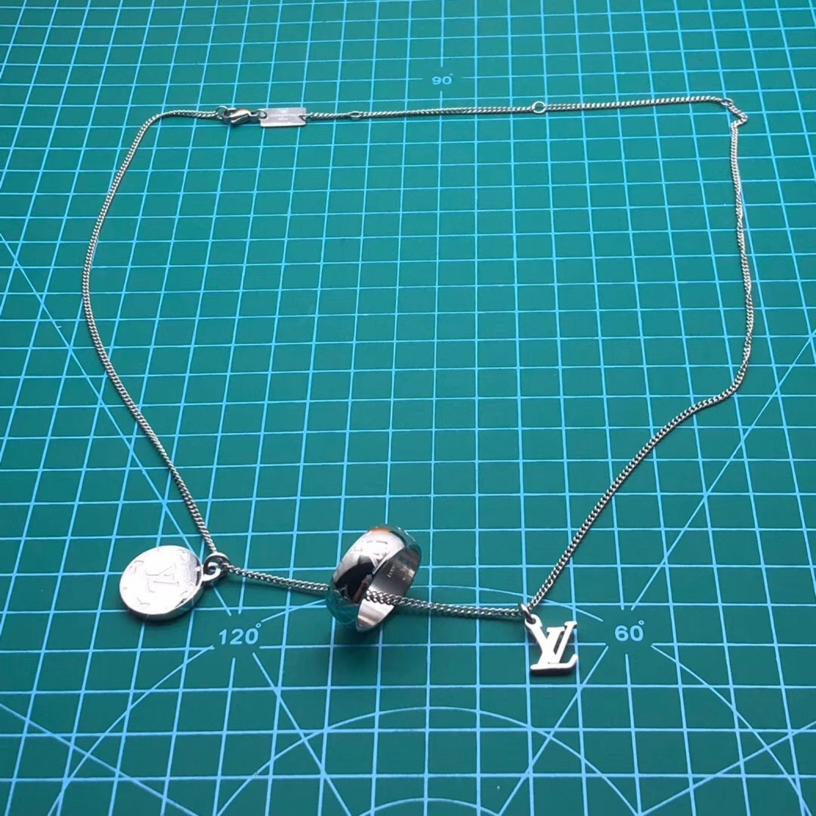 LV Necklace M62485