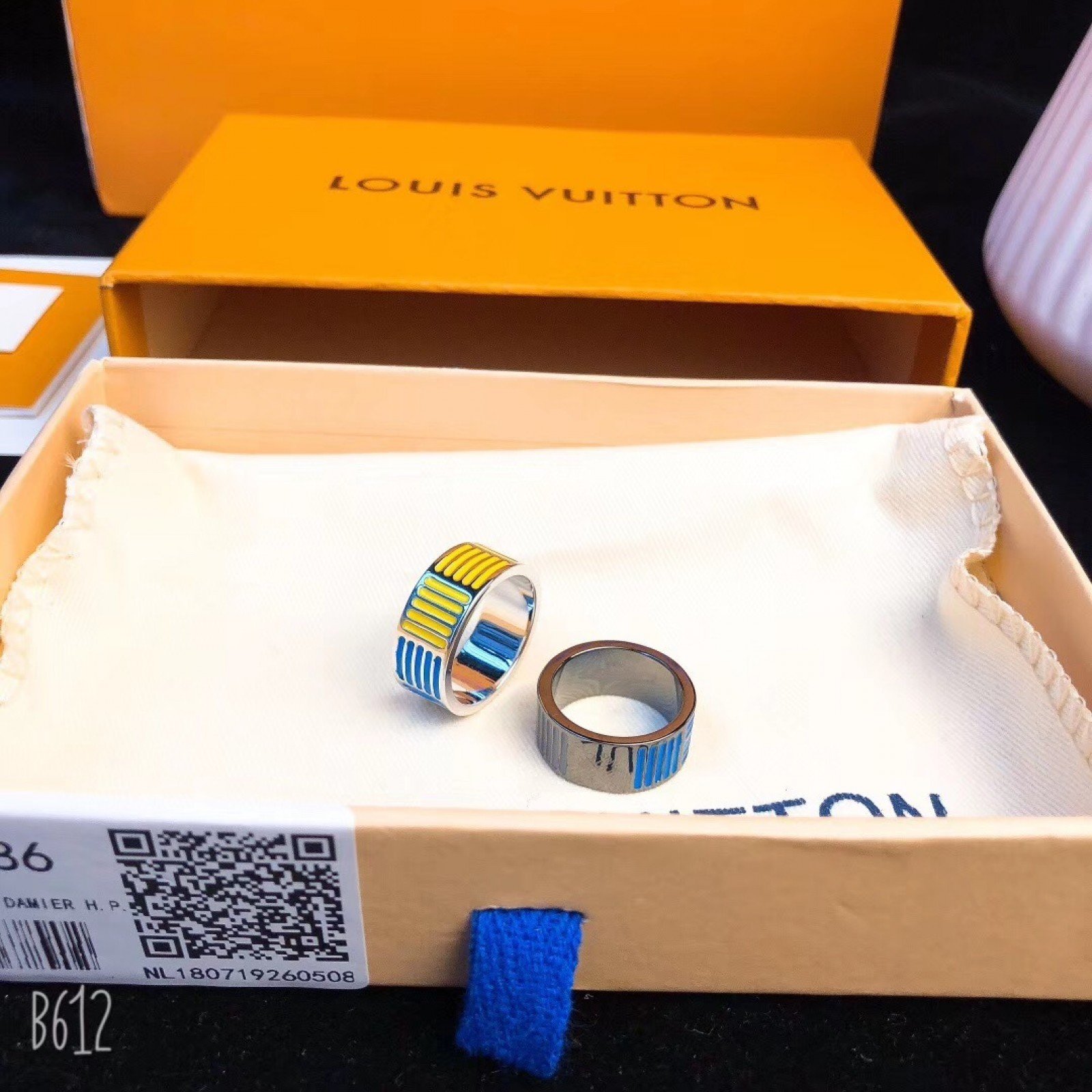 LV Ring 110806C