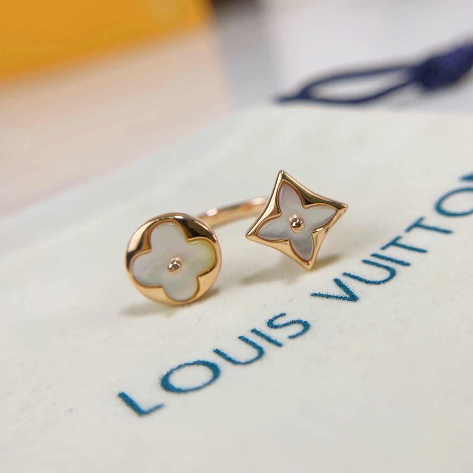 LV Ring 111210K