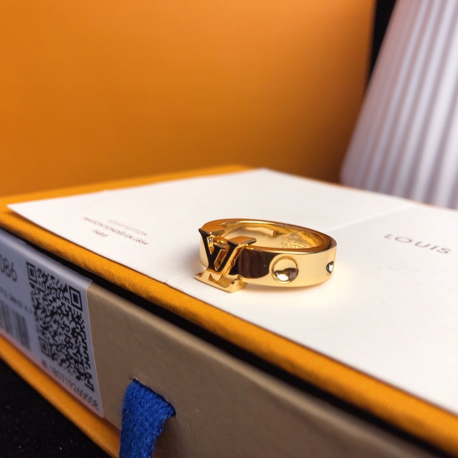 LV Ring 120322N