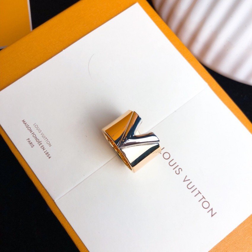 LV Ring 120322Q