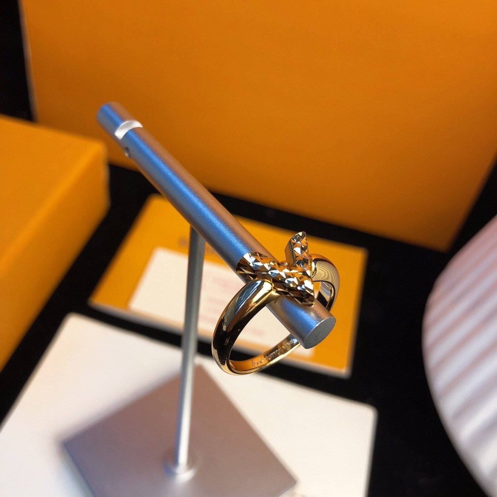 LV Ring 120322R