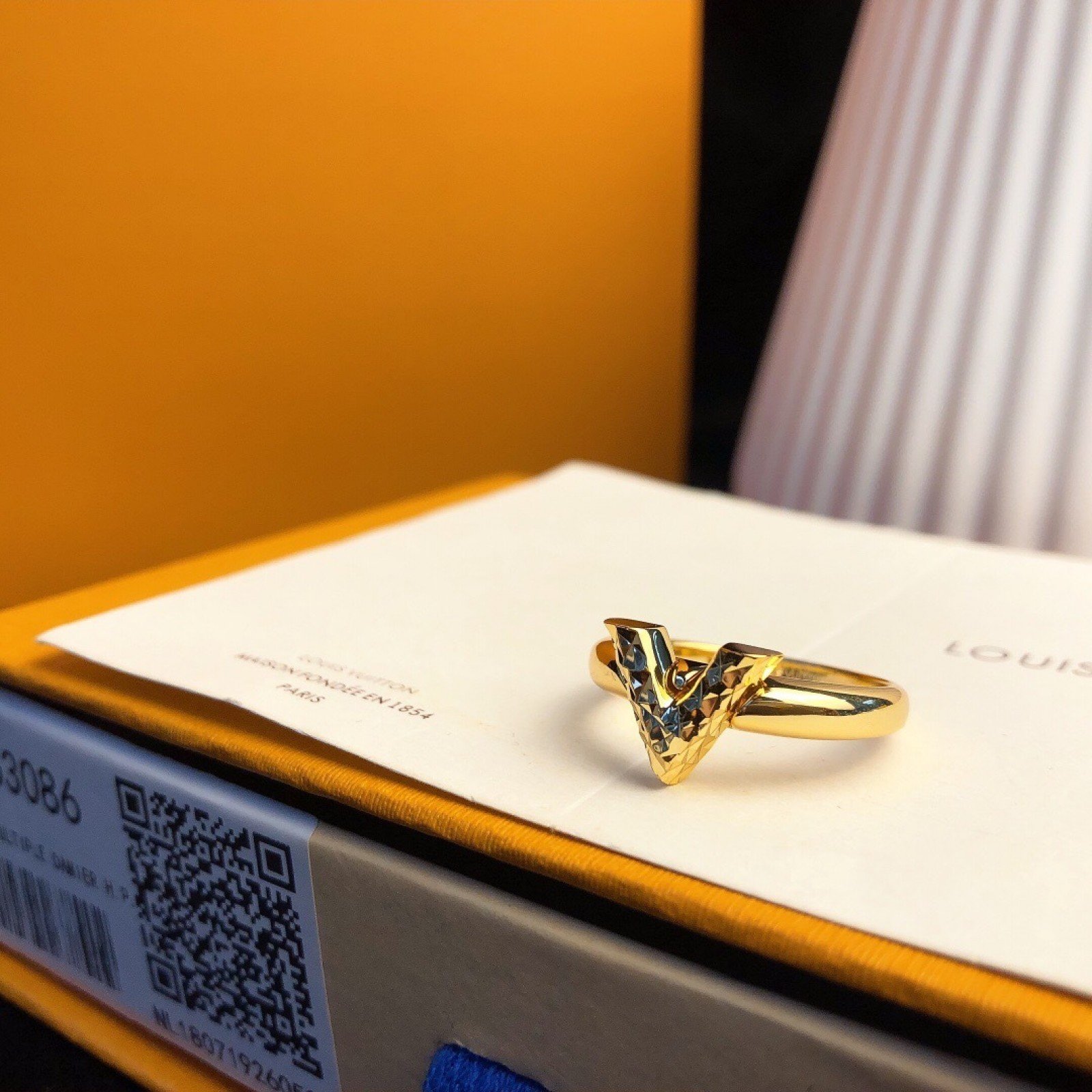 LV Ring 120322R