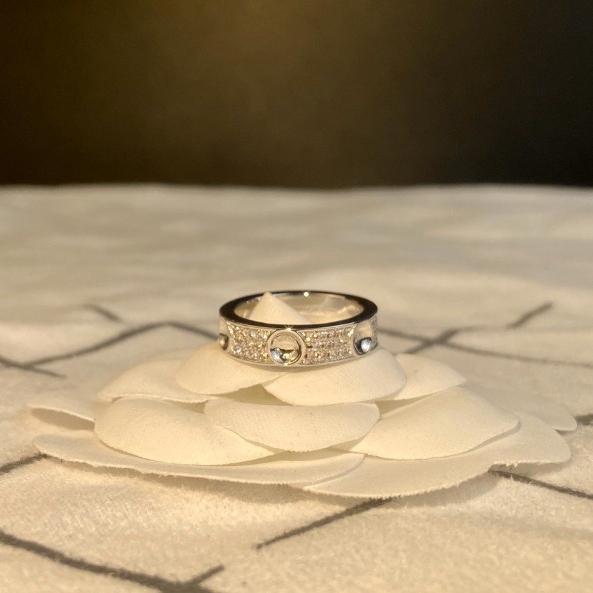 LV Ring 130527A