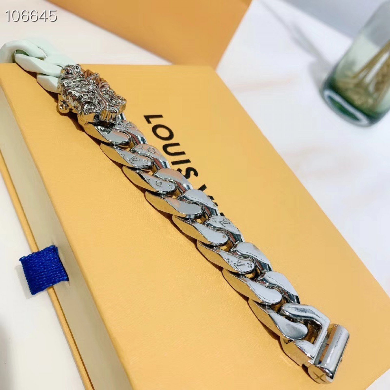 LV SCULPTURE BRACELET MP2630