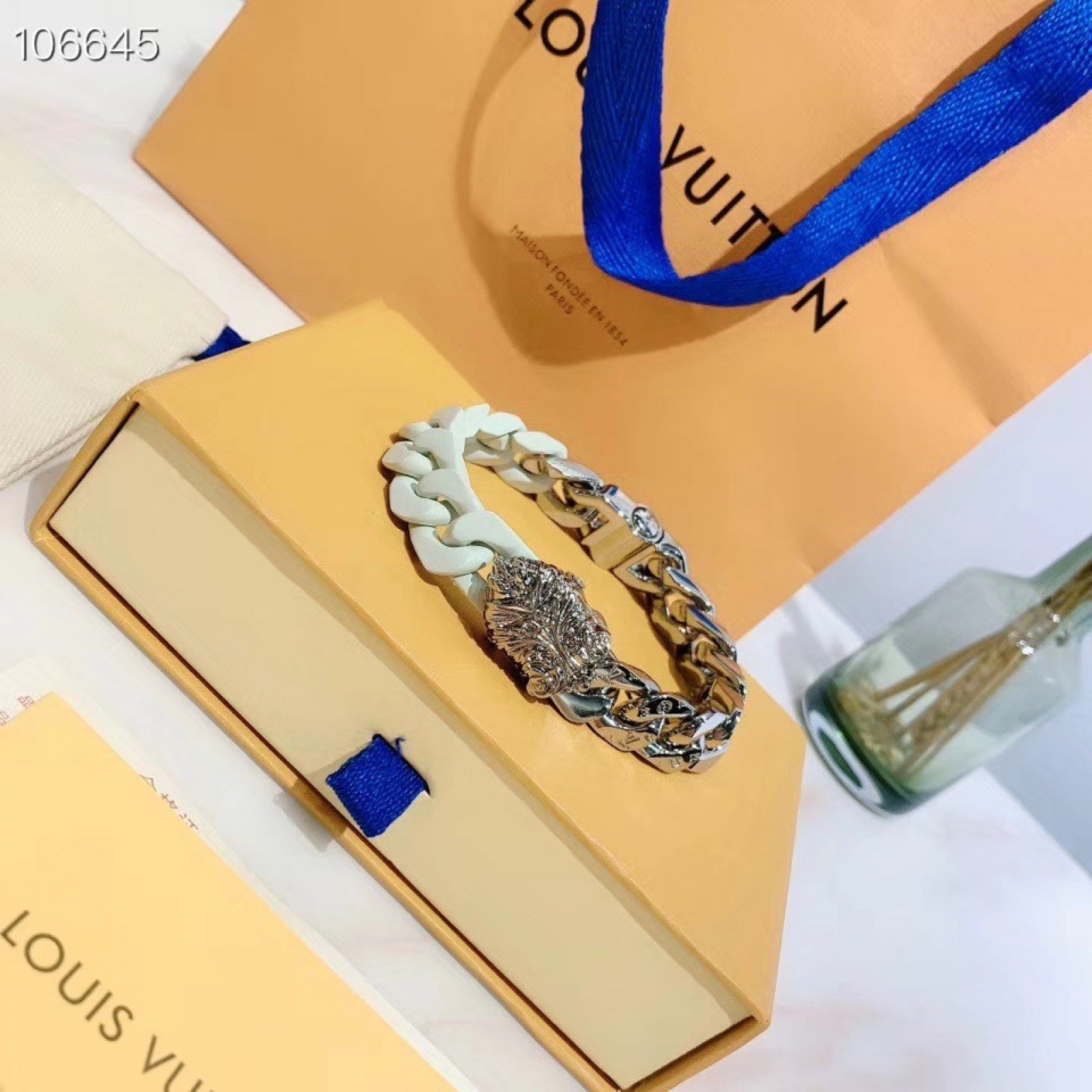 LV SCULPTURE BRACELET MP2630