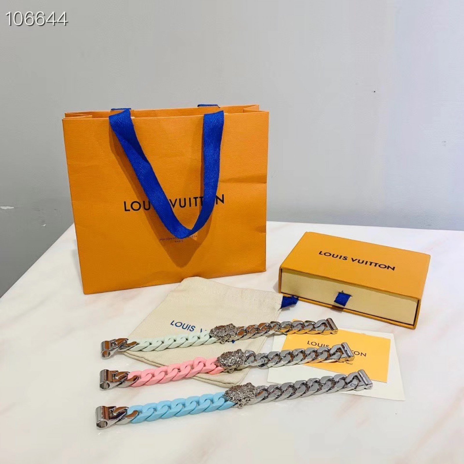 LV SCULPTURE BRACELET MP2630