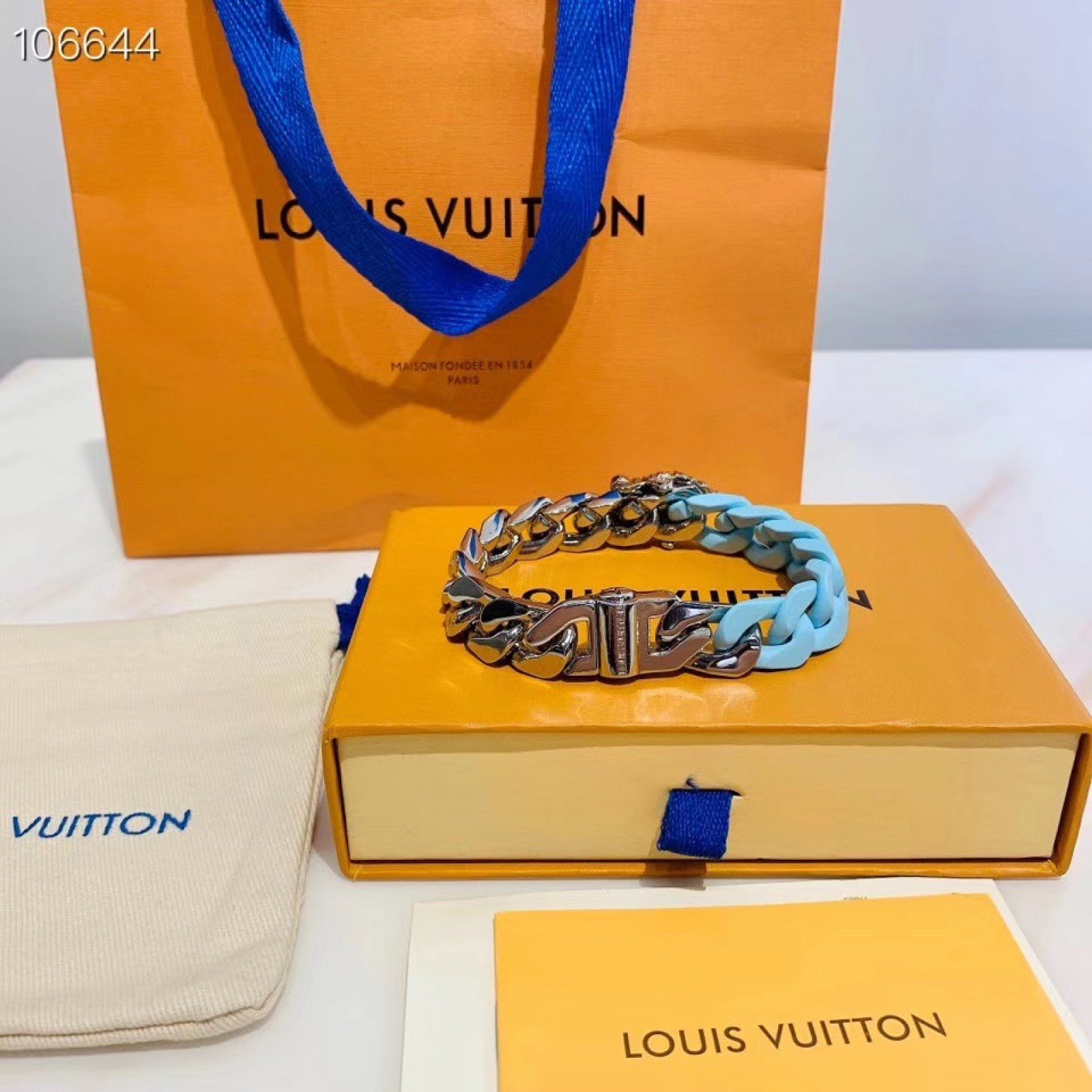 LV SCULPTURE BRACELET MP2630