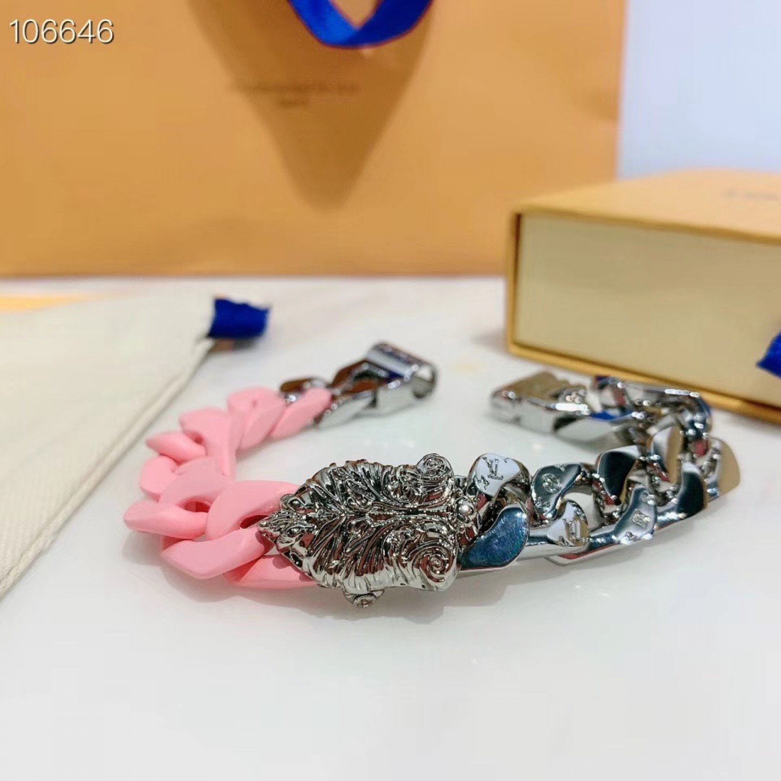 LV SCULPTURE BRACELET MP2630