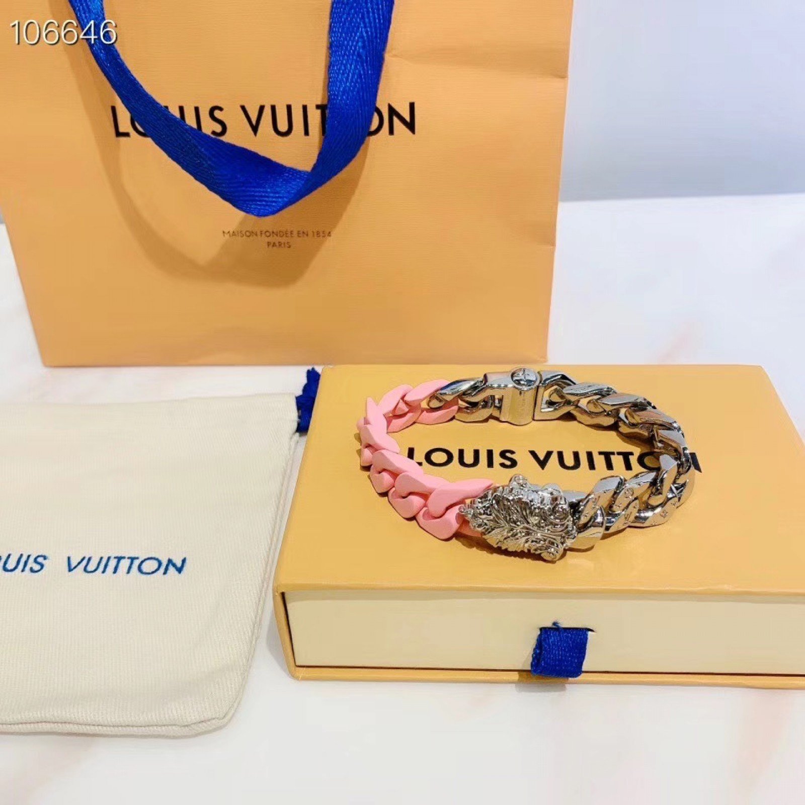 LV SCULPTURE BRACELET MP2630