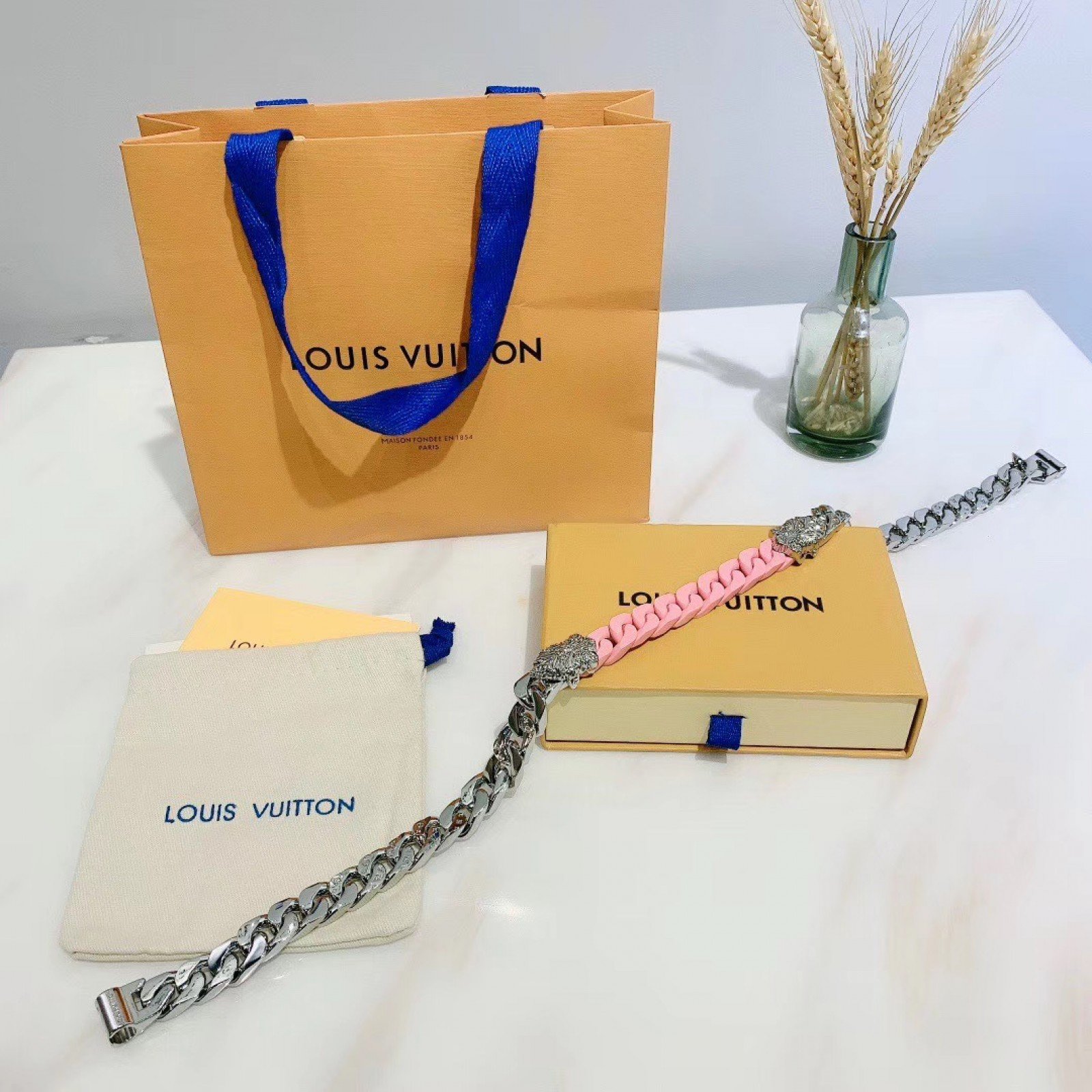 LV SCULPTURE NECKLACE MP2632