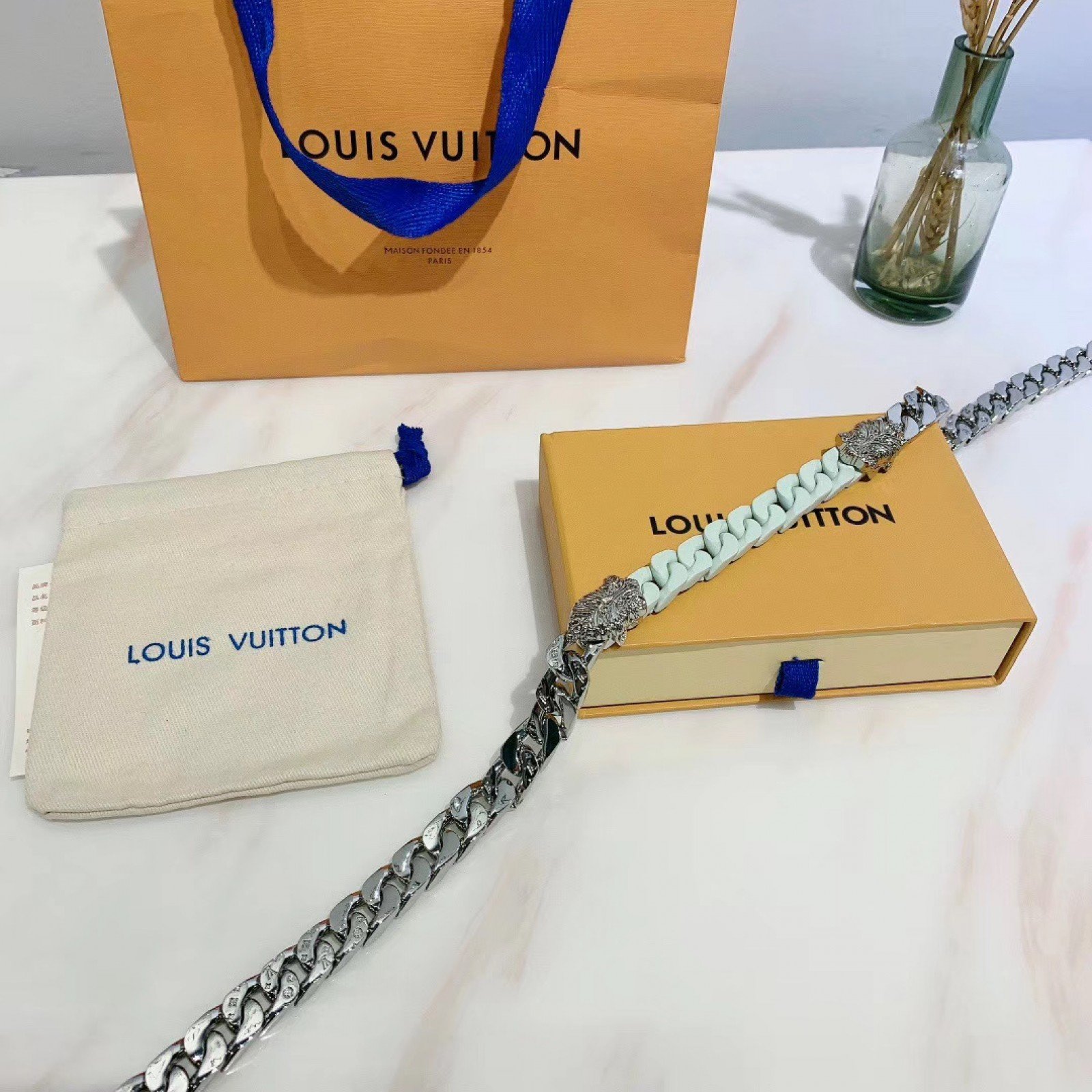 LV SCULPTURE NECKLACE MP2632