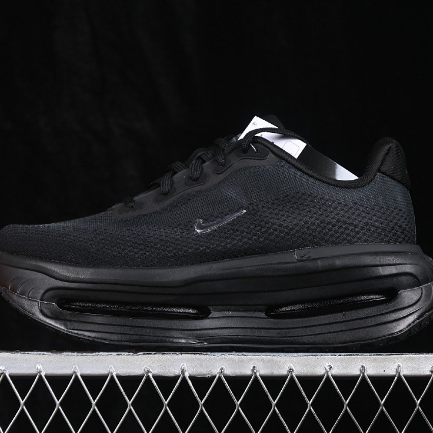 IQ0627 001 VOMERO PREMIUM SP BLACK/BLACK/WHITE WOMAN:36 39 MAN:40 45