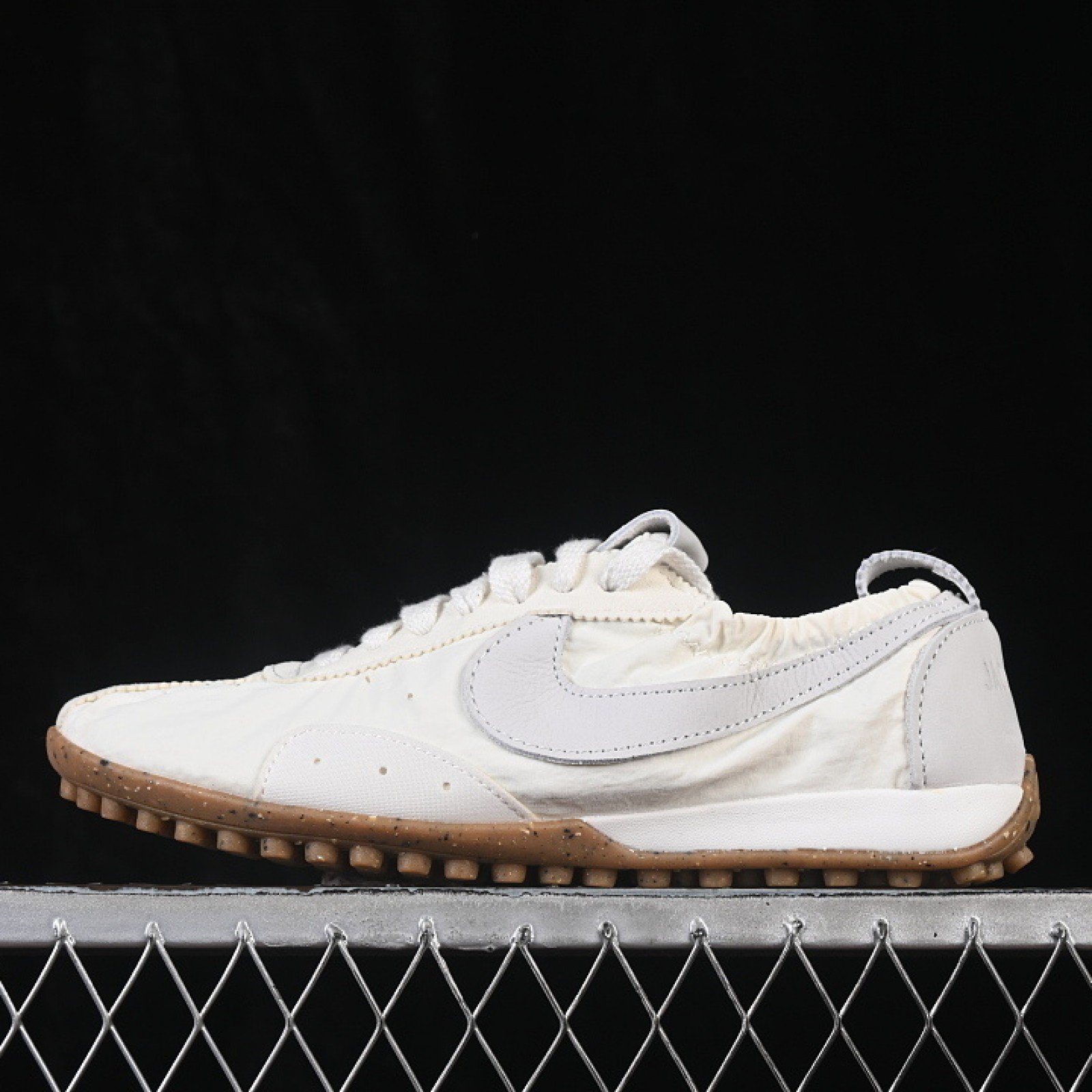 HV8547 002 MOON SHOE SP SOFT PEARL/SAIL/SAIL WOMAN:36 39 MAN:40 47.5