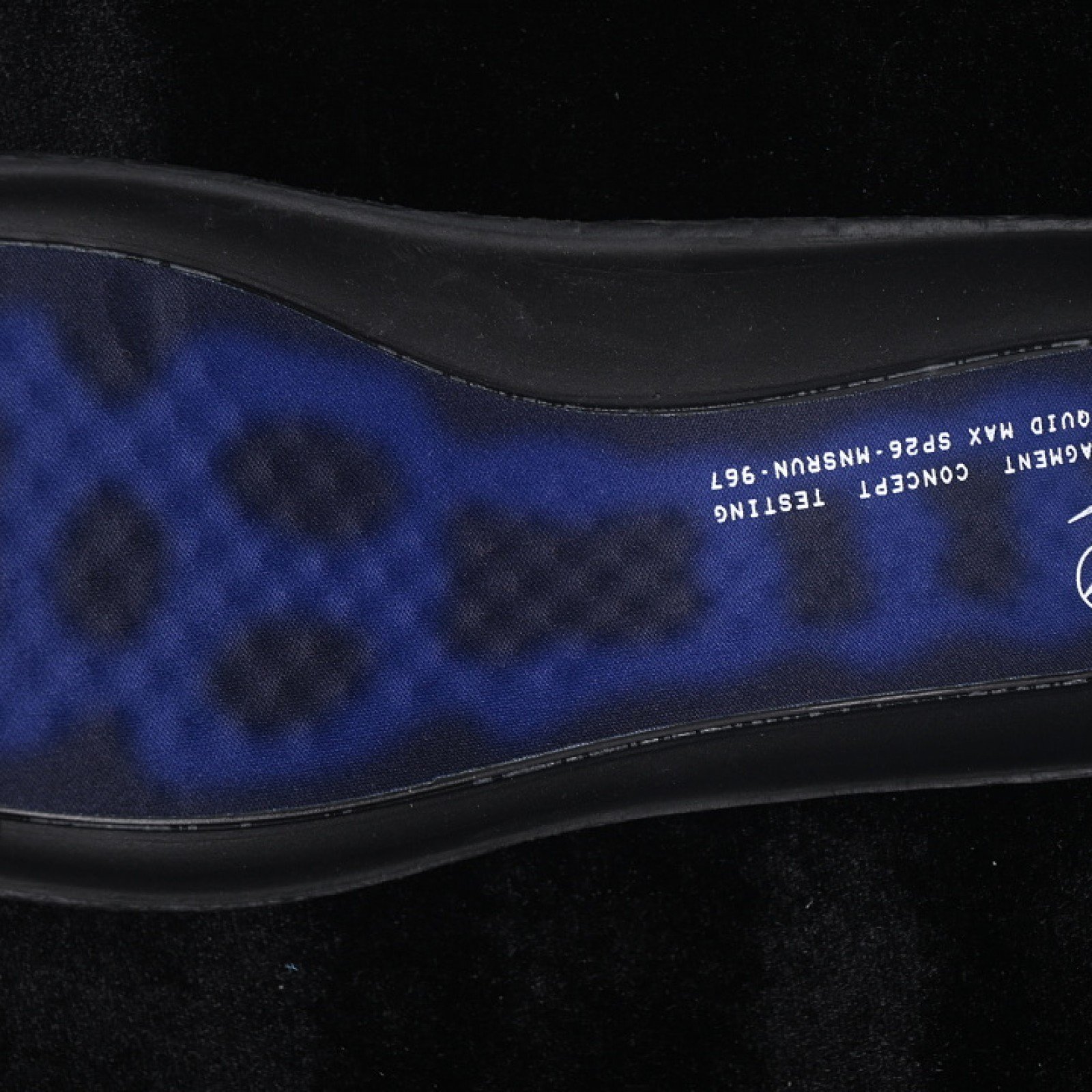 IQ8601 001 AIR LIQUID MAX AIR CUSHION SHOES BLACK/INKINESS WOMAN:36 39 MAN:40 45