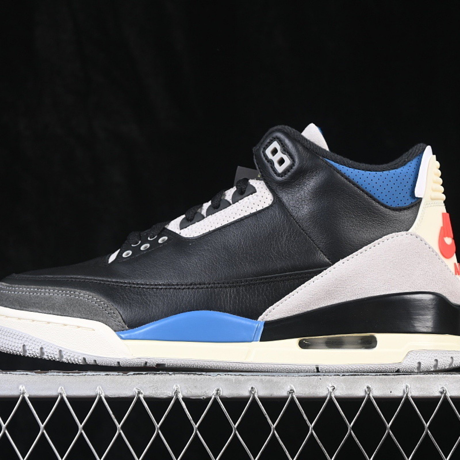 IB8967 004 JORDAN 3 RETRO BLACK/CHILE RED/NEUTRAL GREY/BLUE/COCONUT MILK MAN:40 48.5