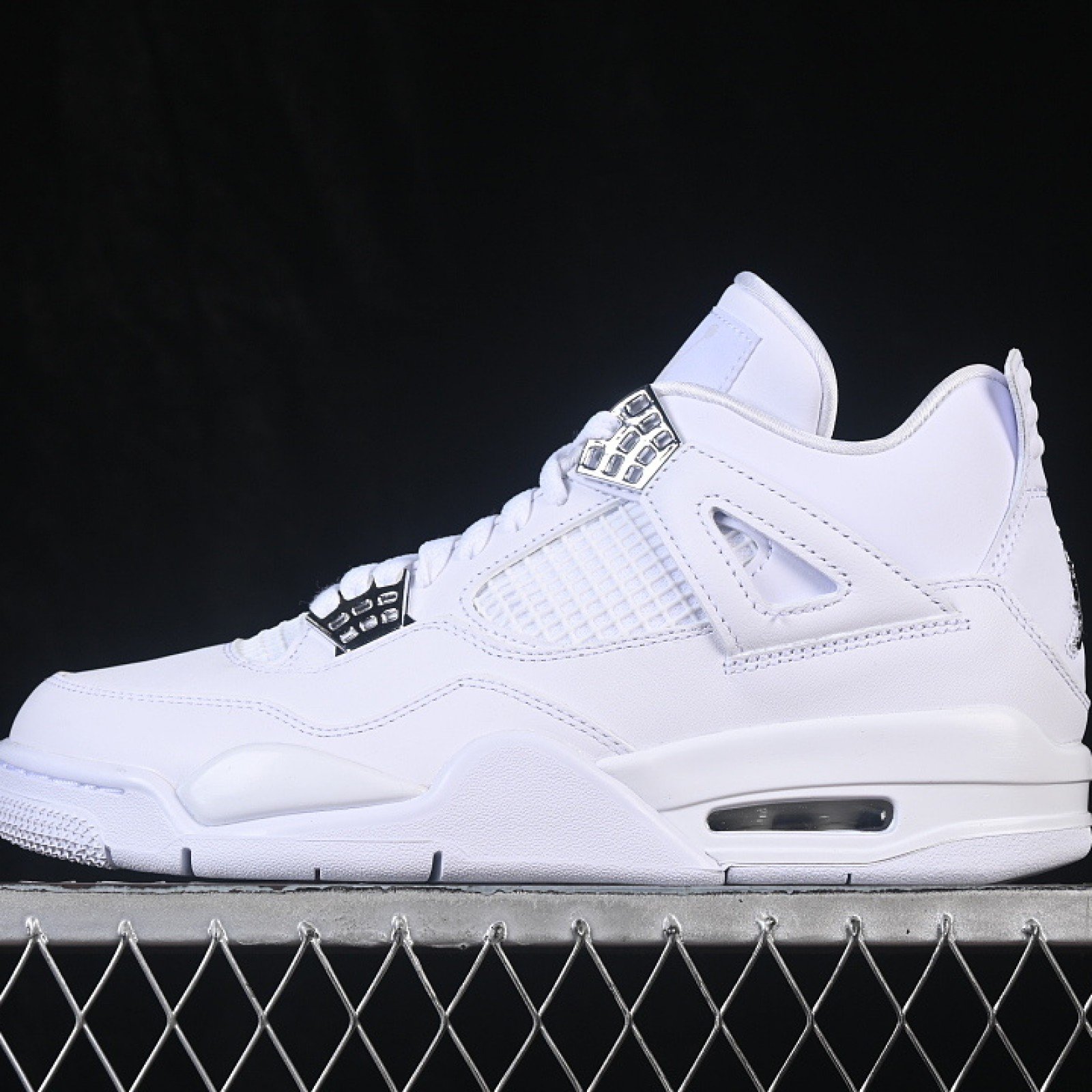 308497 100 JORDAN 4 RETRO WHITE/METALLIC SILVER PURE PLATINUM MAN:40 48.5