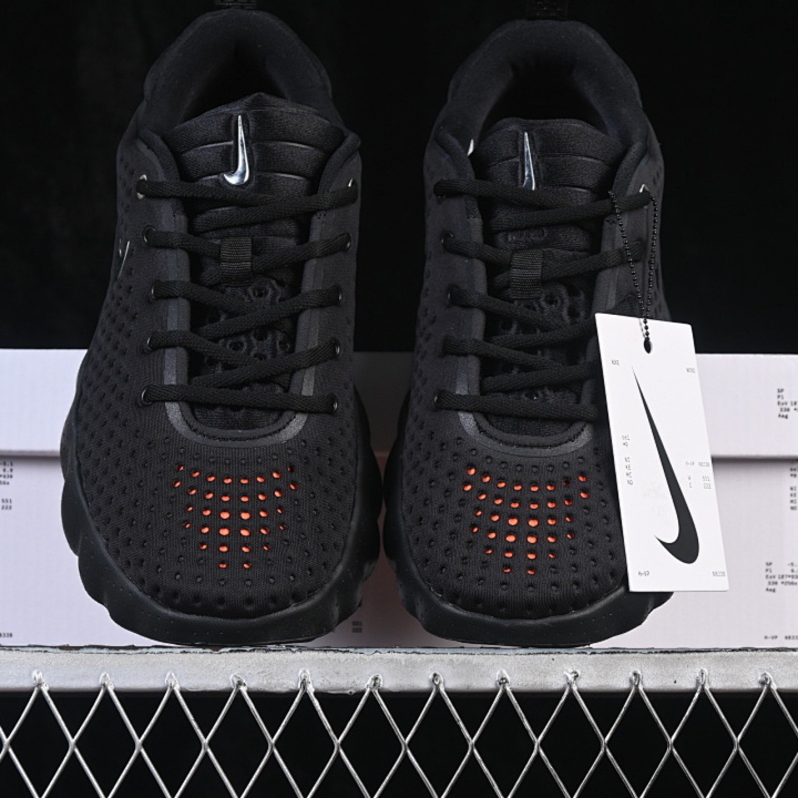 HQ4308 001 MIND 002 BLACK/HYPER CRIMSON/HYPER CRIMSON/CHROME WOMAN:36 39 MAN:40 45
