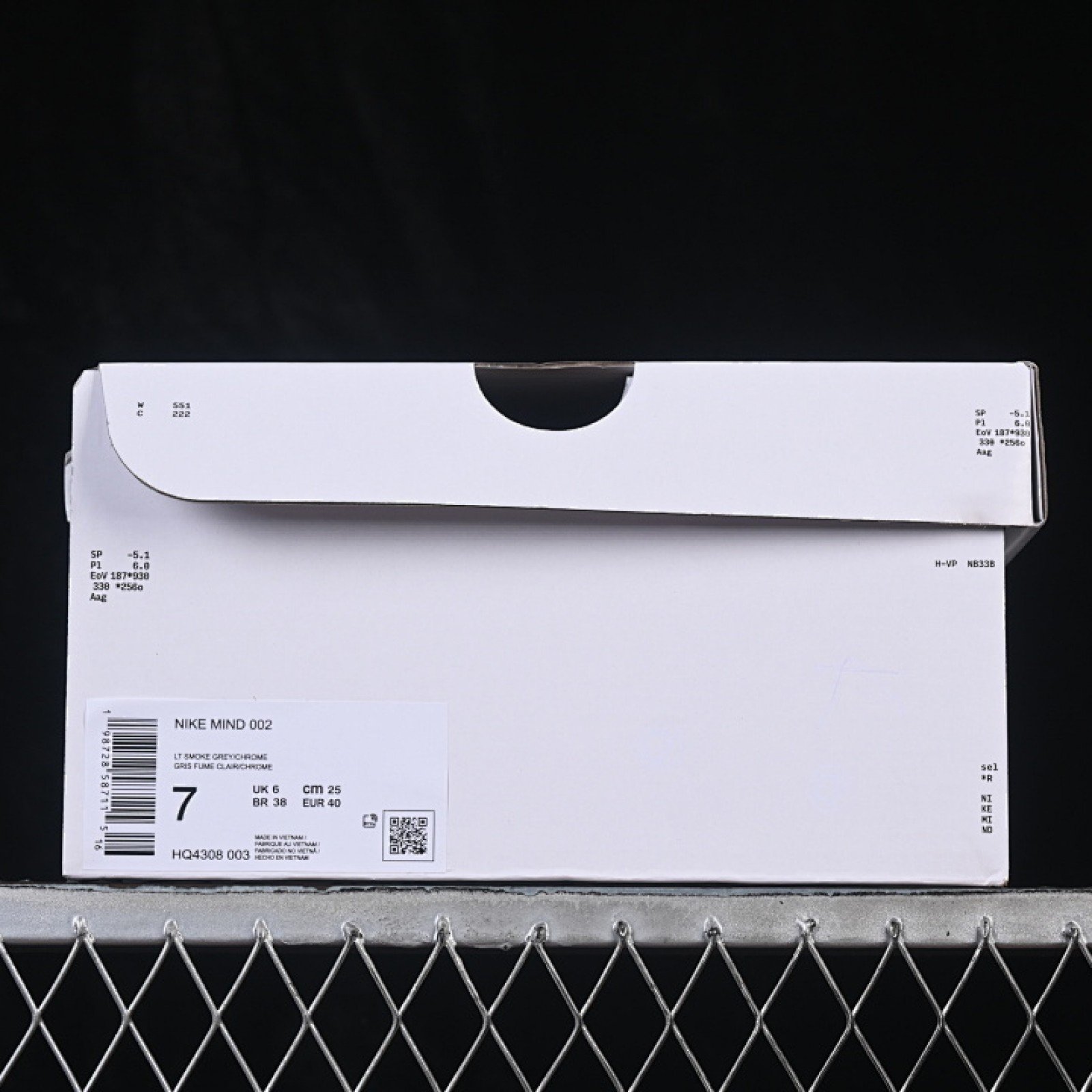 HQ4308 003 MIND 002 LIGHT SMOKE GREY/HYPER CRIMSON/CHROME WOMAN:36 39 MAN:40 45