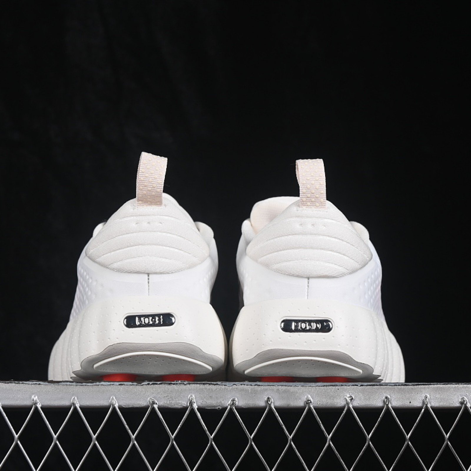 HQ4310 100 NEUROSCIENCE FOOT MASSAGE SHOES WHITE/PURE WHITE WOMAN:36 39 MAN:40 45