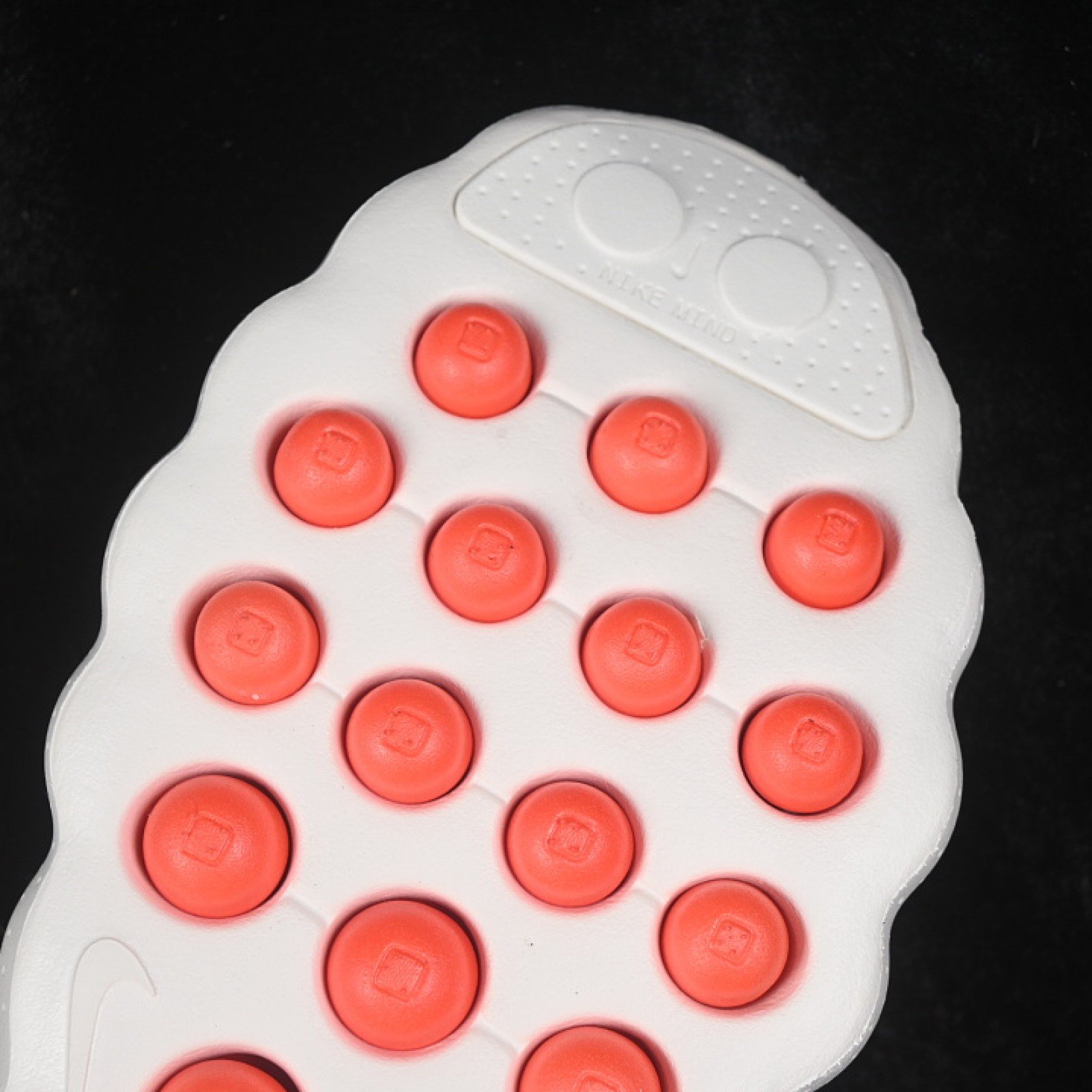HQ4310 100 NEUROSCIENCE FOOT MASSAGE SHOES WHITE/PURE WHITE WOMAN:36 39 MAN:40 45